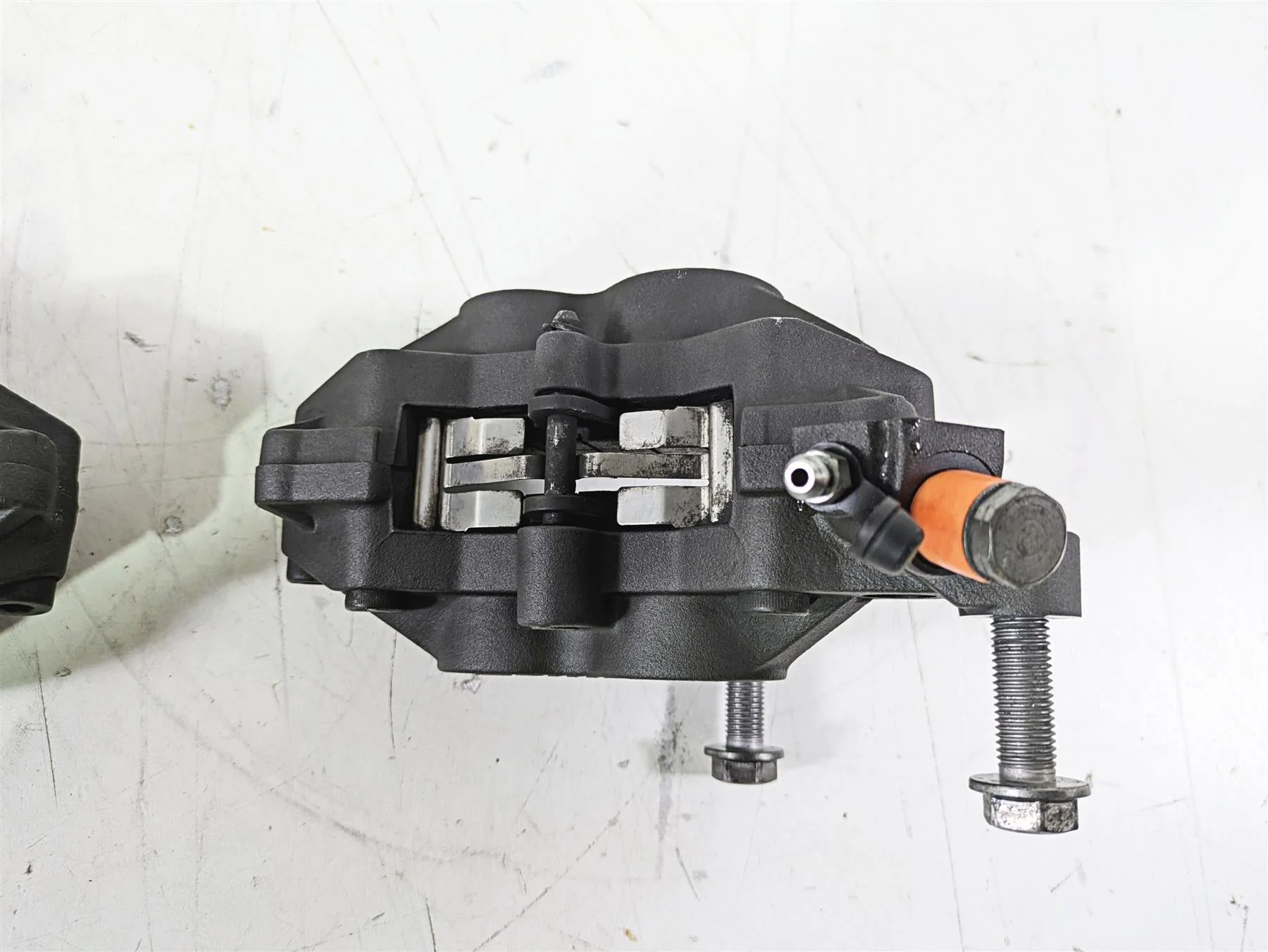 2015 Triumph Tiger Explorer XC Front Brake Caliper Set T2020955 T2020965 - Image 6