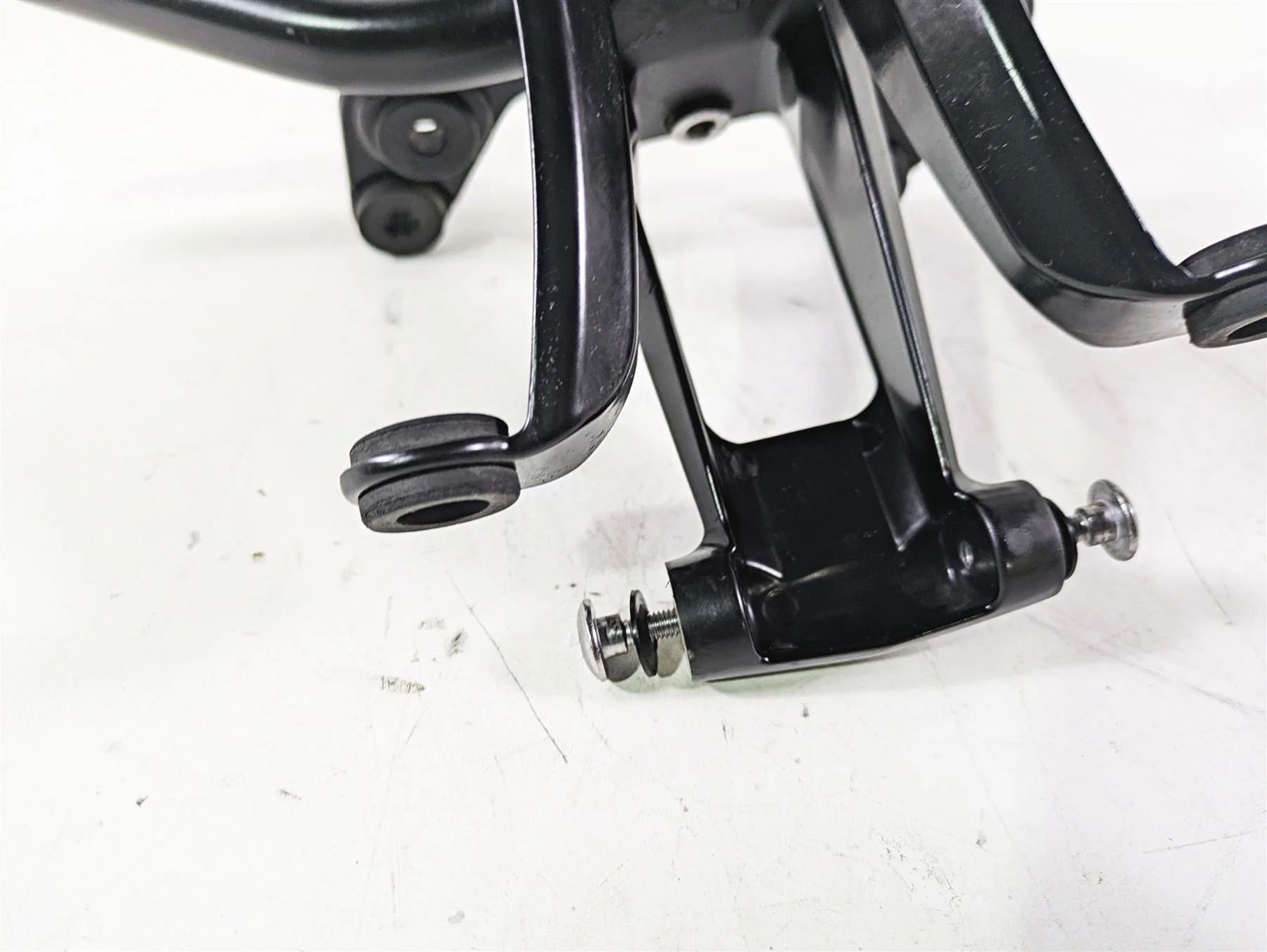 2015 Triumph Tiger Explorer XC Gauges Cockpit Stay Holder T2303404 - Image 10