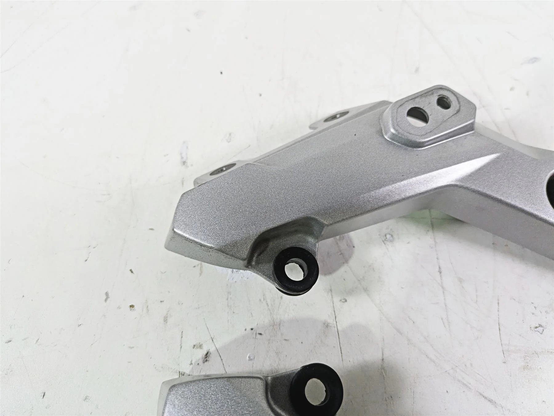 2015 Triumph Tiger Explorer XC Headlight Blinker Holder Stay T2303396 T2303397 - Image 8