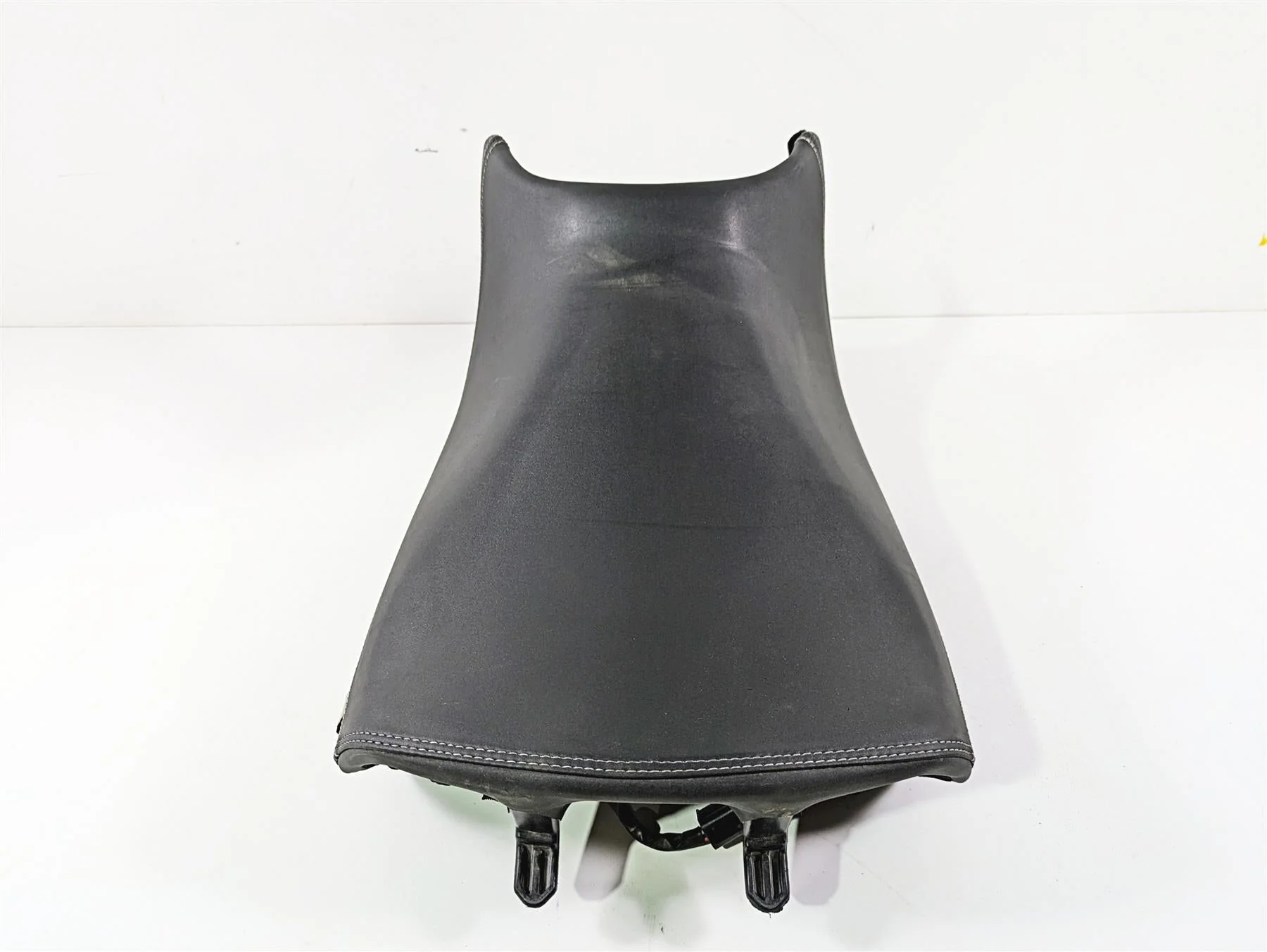 2015 Triumph Tiger Explorer XC Heated Front Rider Seat Saddle T2308140 - Image 2