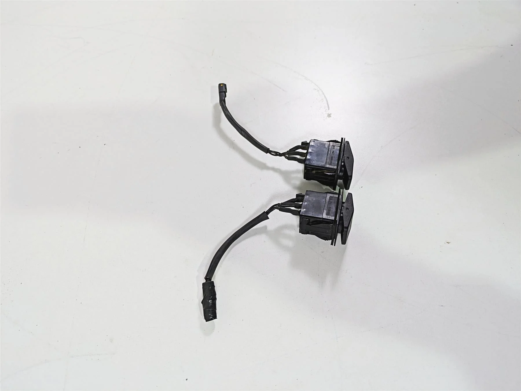 2015 Triumph Tiger Explorer XC Heated Seat Heater Switch Set - Image 2