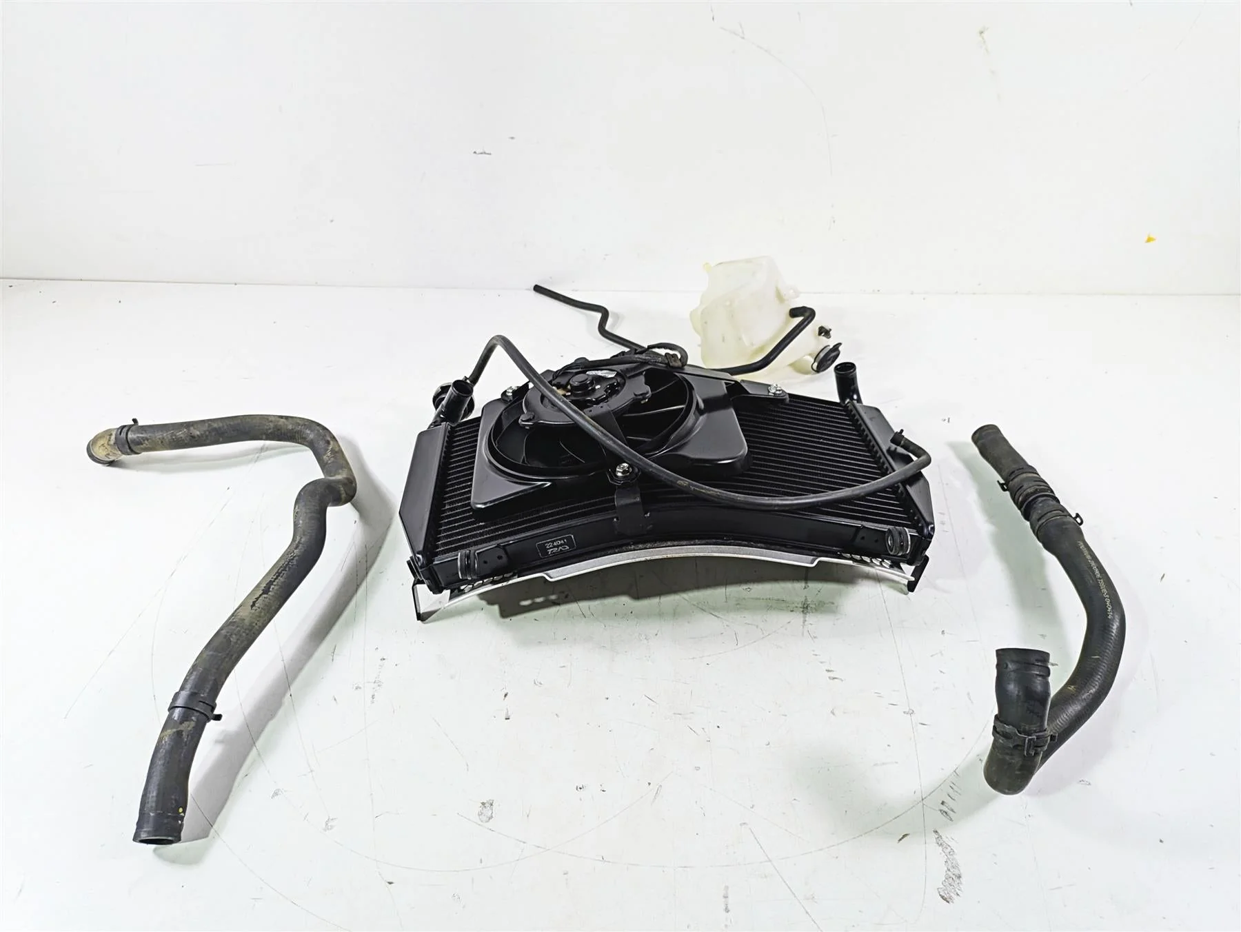 2015 Triumph Tiger Explorer XC Radiator Fan Reservoir Hoses Set T2100854