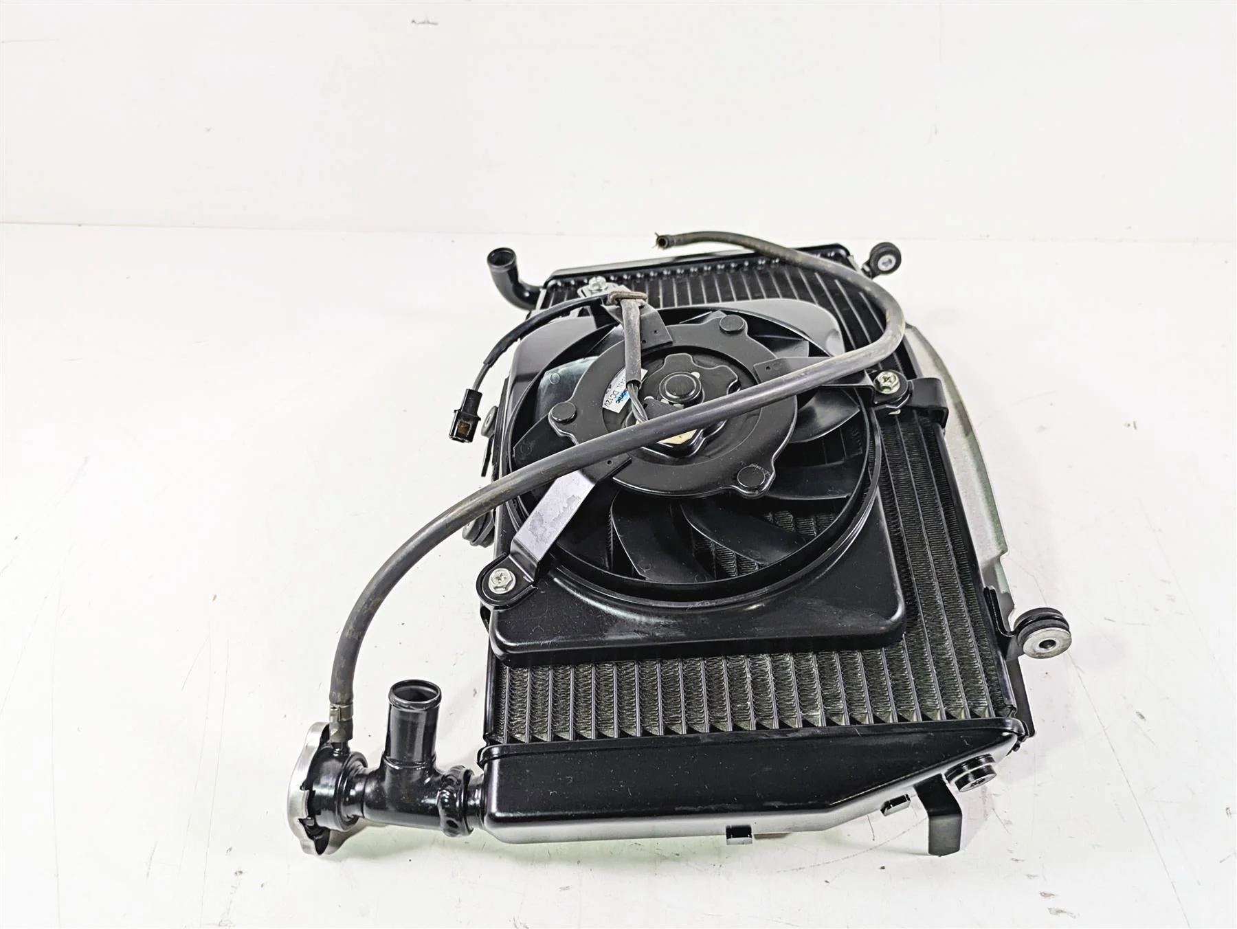2015 Triumph Tiger Explorer XC Radiator Fan Reservoir Hoses Set T2100854 - Image 5