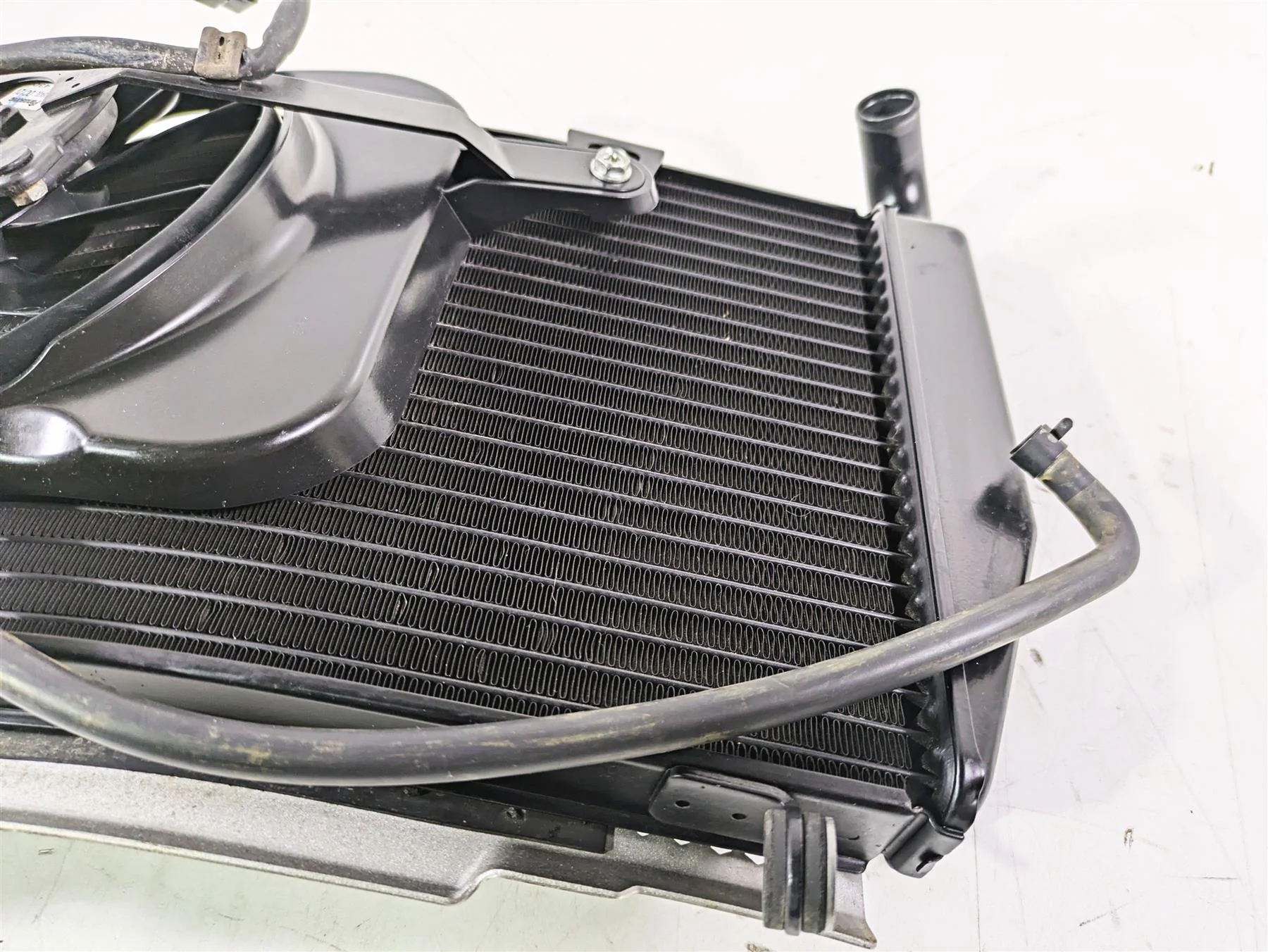 2015 Triumph Tiger Explorer XC Radiator Fan Reservoir Hoses Set T2100854 - Image 9