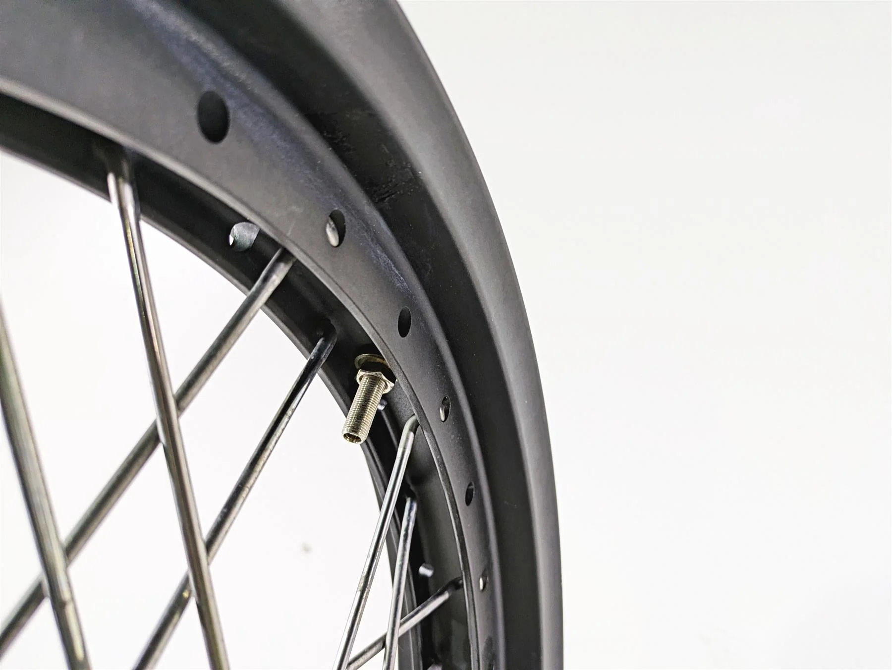2015 Triumph Tiger Explorer XC Saxess 19x2.5 Dented Front Wheel Rim T2002300 - Image 12