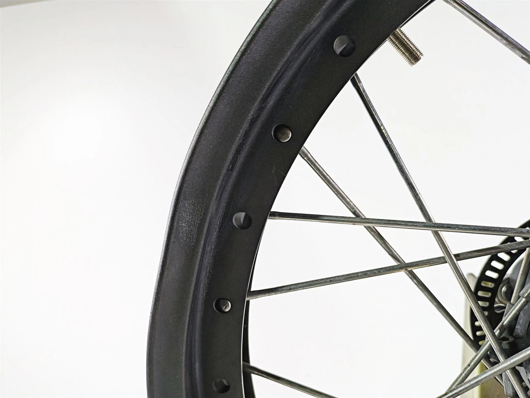 2015 Triumph Tiger Explorer XC Saxess 19x2.5 Dented Front Wheel Rim T2002300 - Image 4