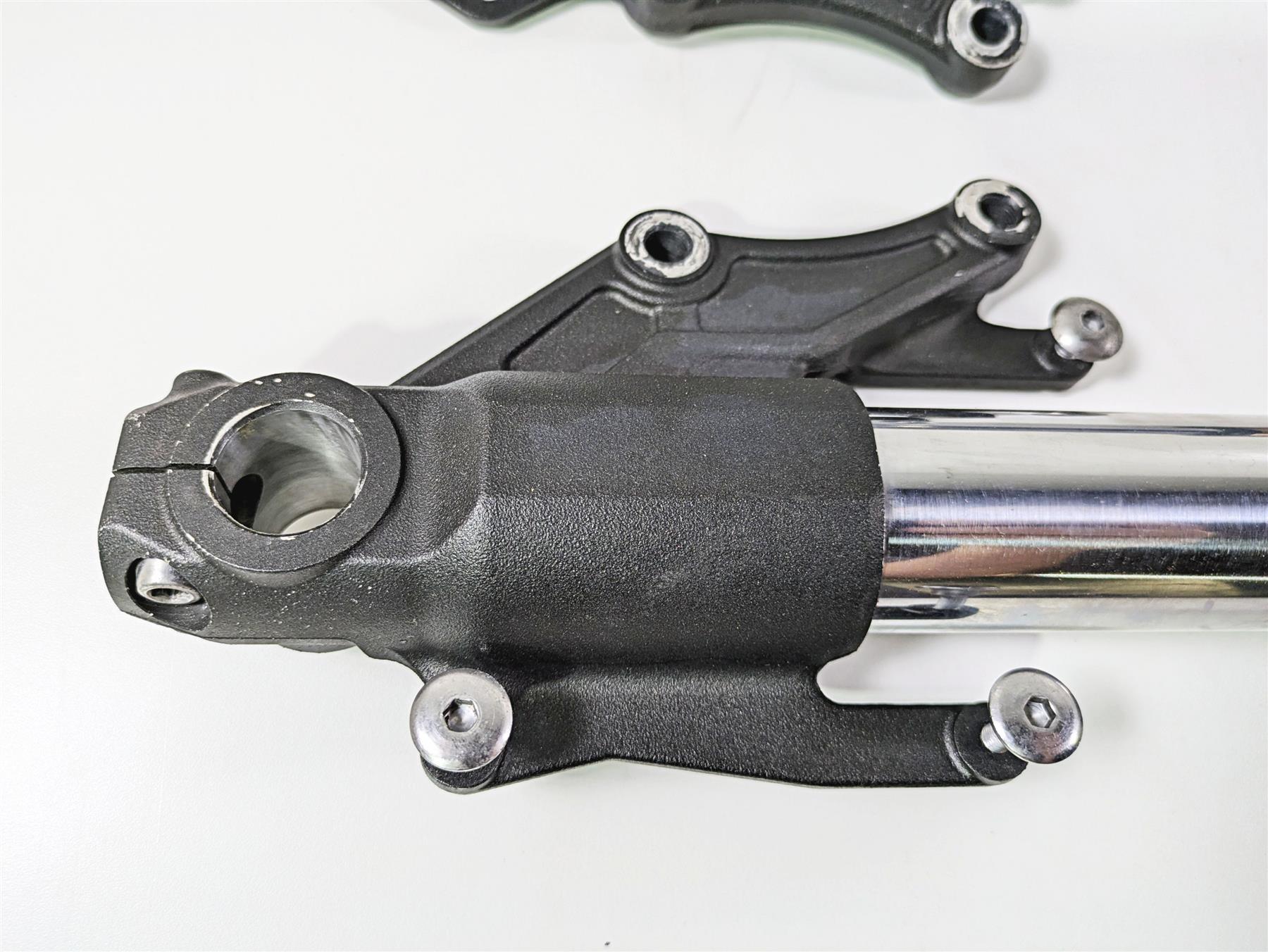2015 Triumph Tiger Explorer XC Straight Front Fork Leg Set T2041510 T2041520 - Image 5