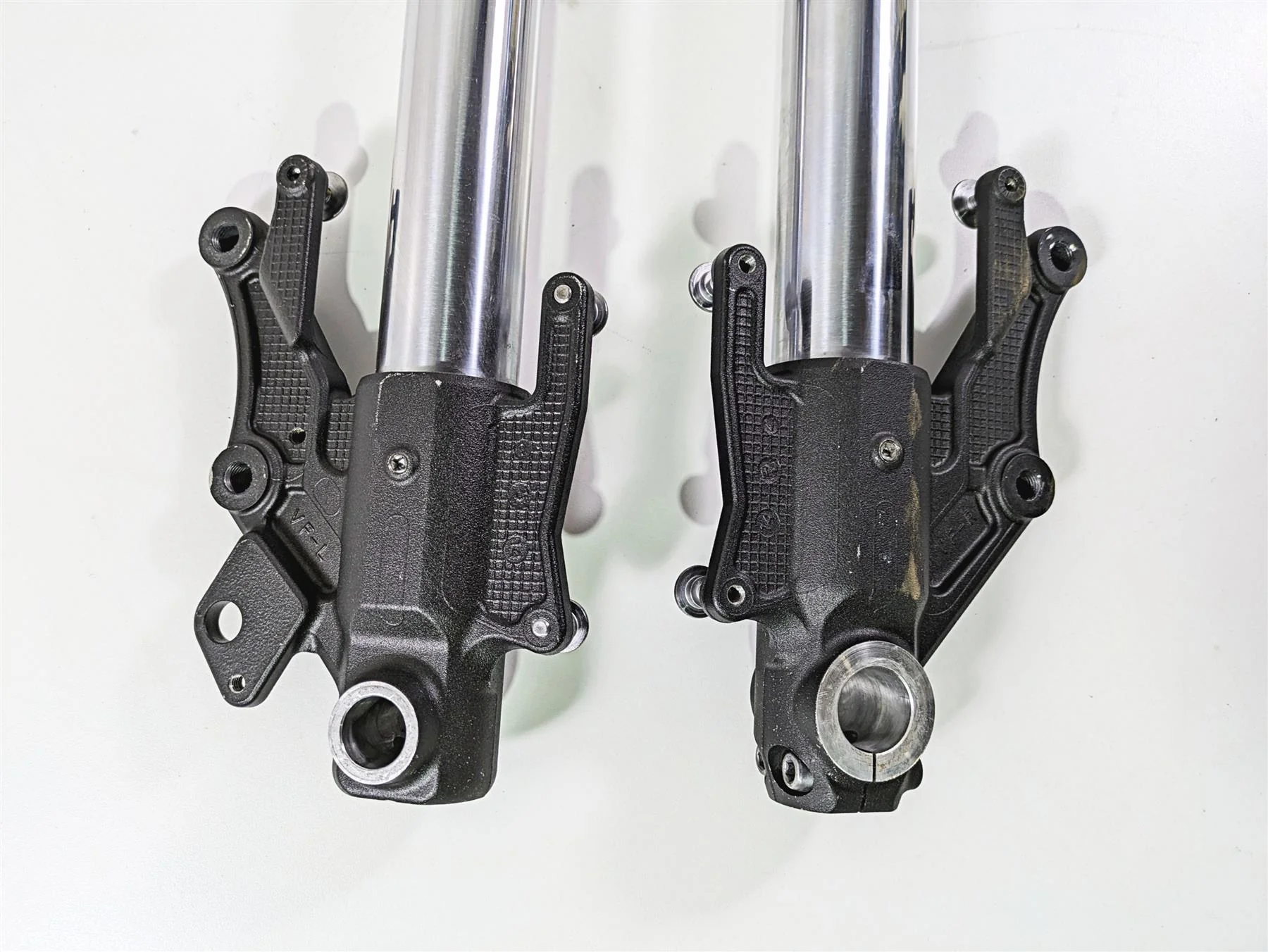 2015 Triumph Tiger Explorer XC Straight Front Fork Leg Set T2041510 T2041520 - Image 9