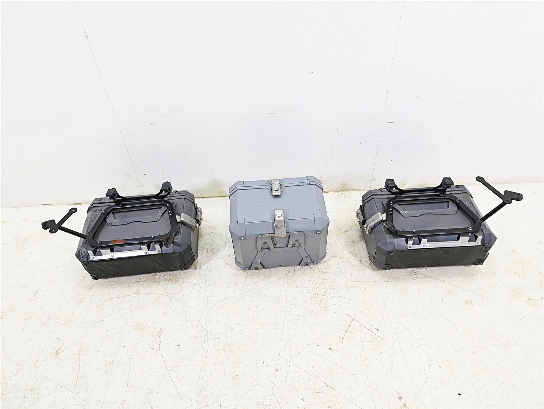 2015 Triumph Tiger Explorer XC SW-Motech Trax Saddlebag Hard Bag & Trunk Set - Image 3