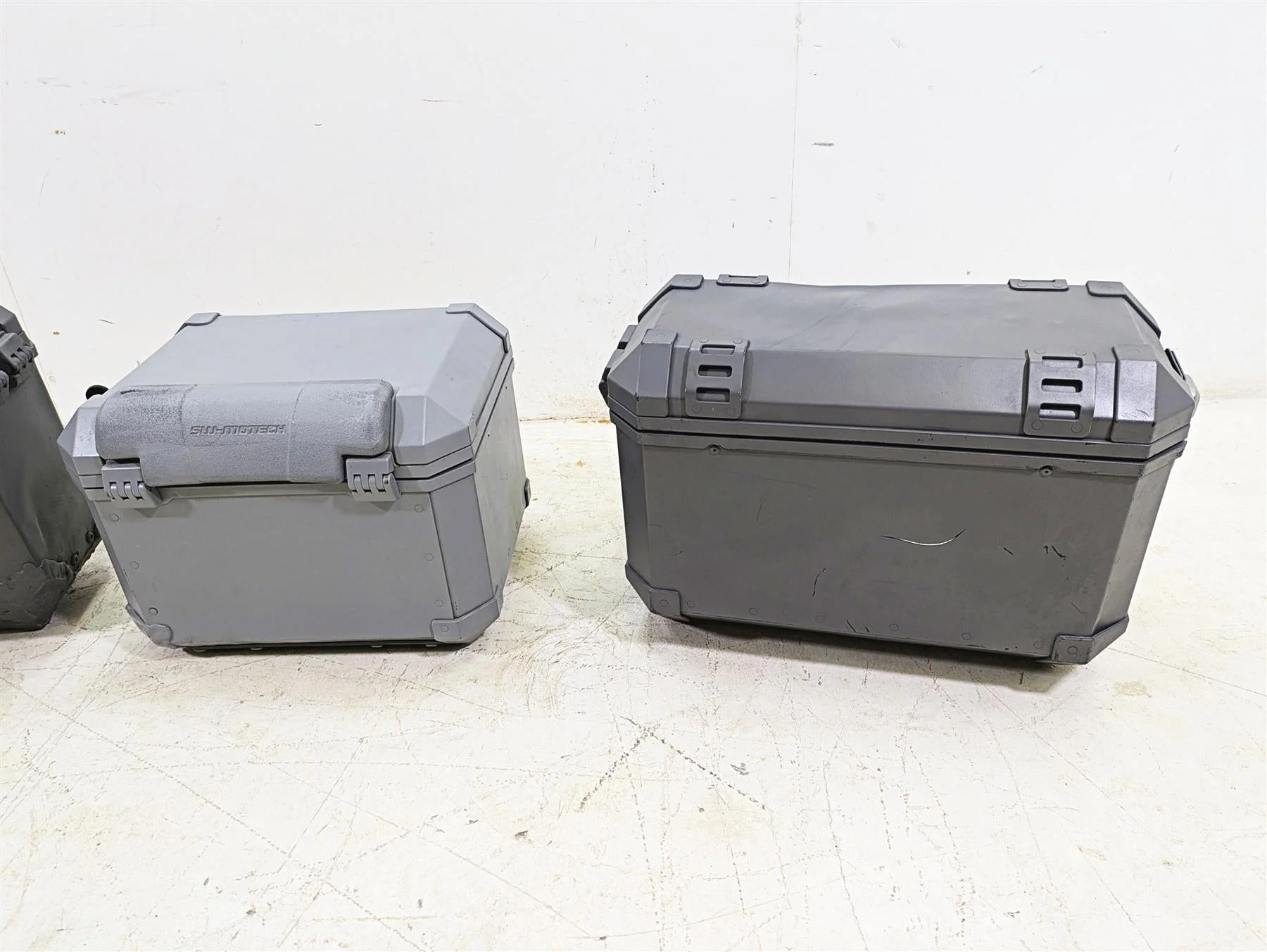 2015 Triumph Tiger Explorer XC SW-Motech Trax Saddlebag Hard Bag & Trunk Set - Image 5