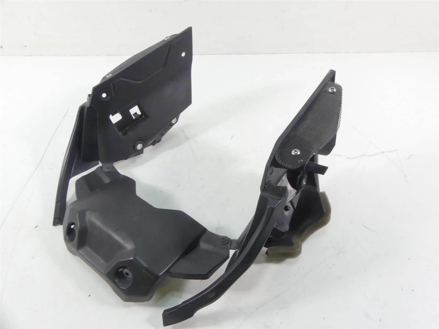 2015 Yamaha MT09 FZ09 Front Air Duct &  Cover Fairing Plastic Set 1RC-2174E-00