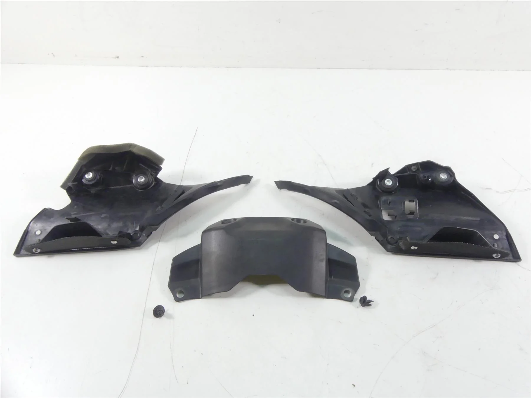 2015 Yamaha MT09 FZ09 Front Air Duct &  Cover Fairing Plastic Set 1RC-2174E-00 - Image 7