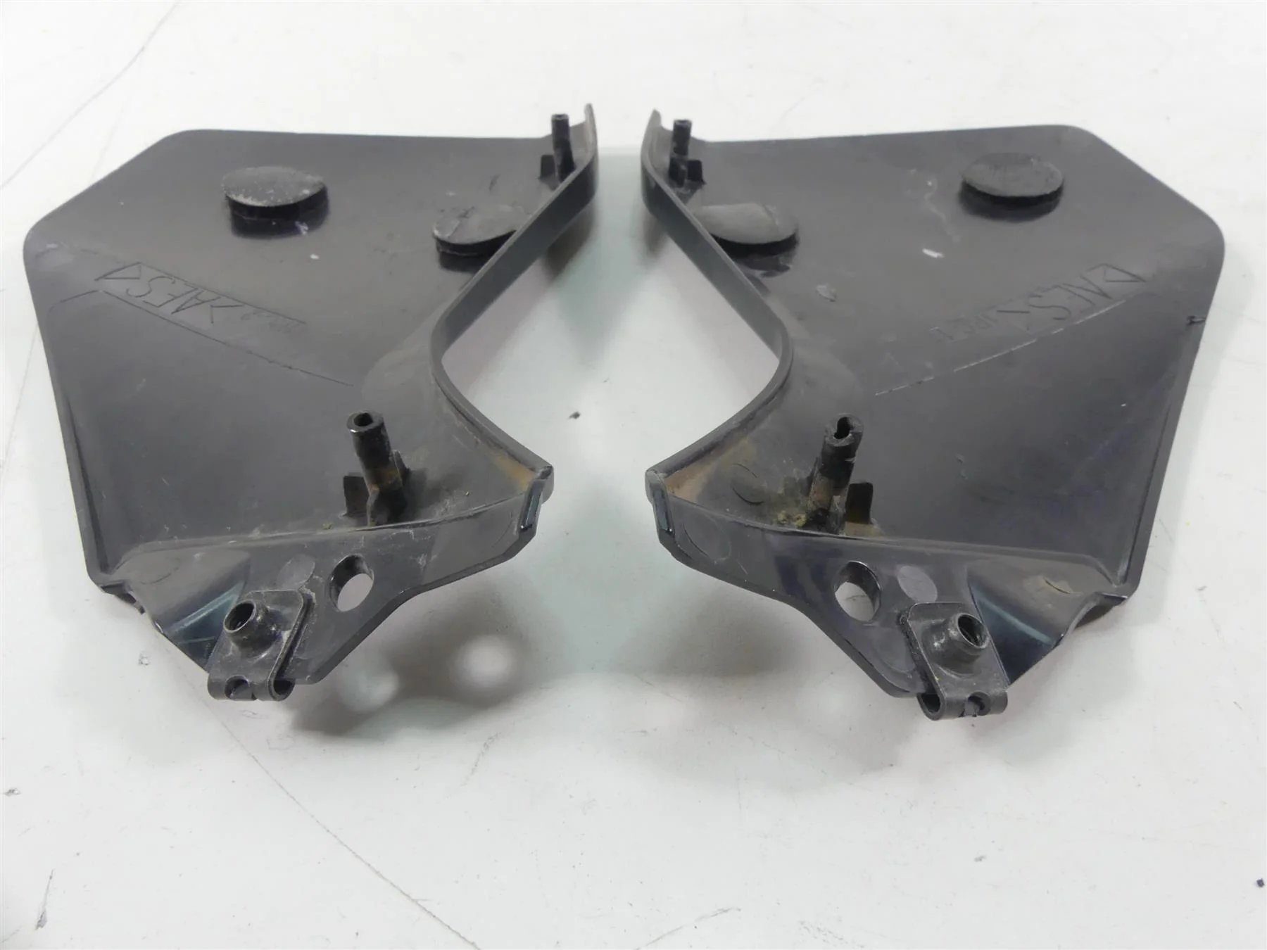 2015 Yamaha MT09 FZ09 Fuel Gas Tank Side Fairing  Set 1RC-24108-00-00