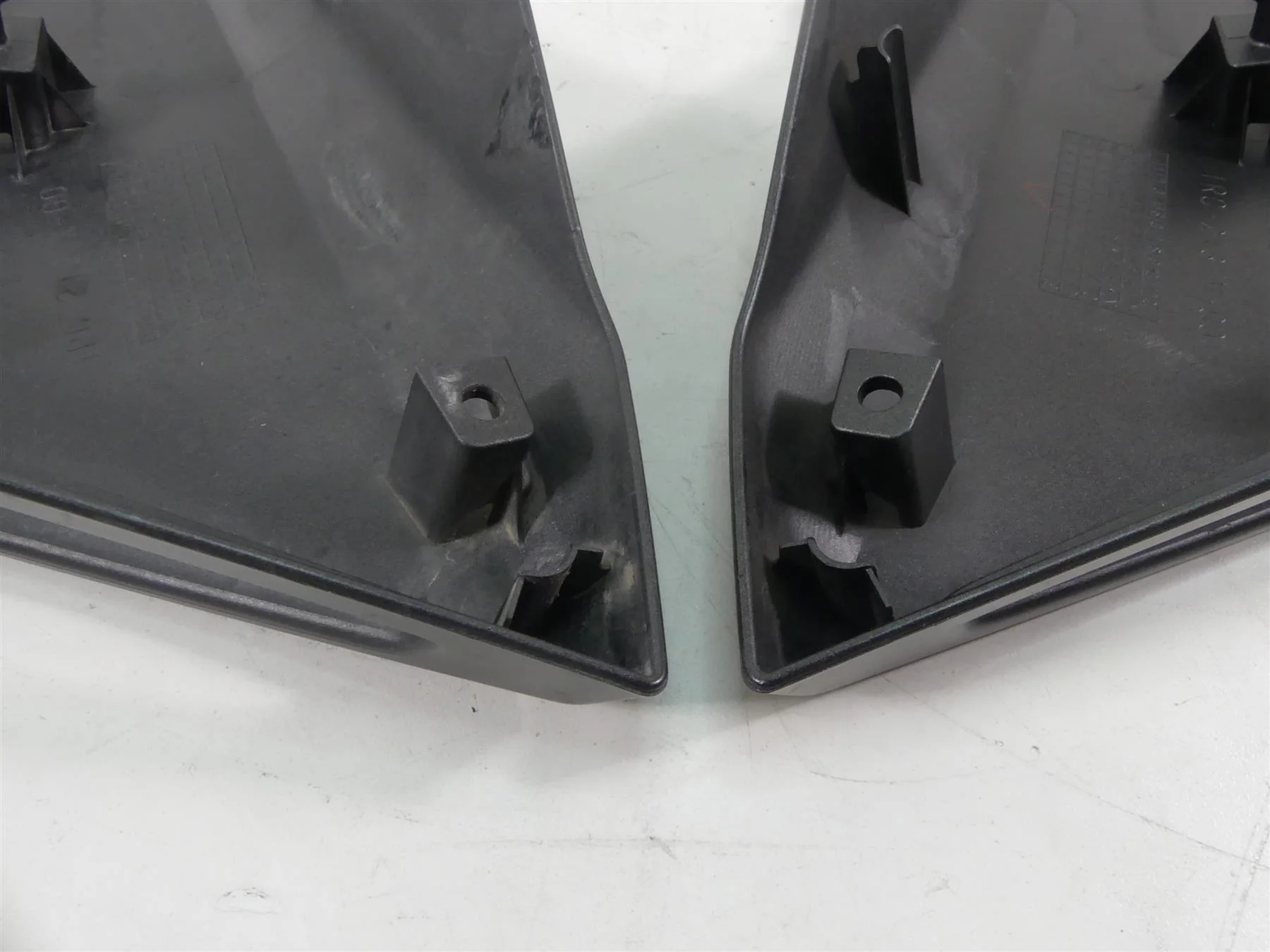 2015 Yamaha MT09 FZ09 Fuel Gas Tank Side Fairing  Set 1RC-24108-00-00 - Image 7