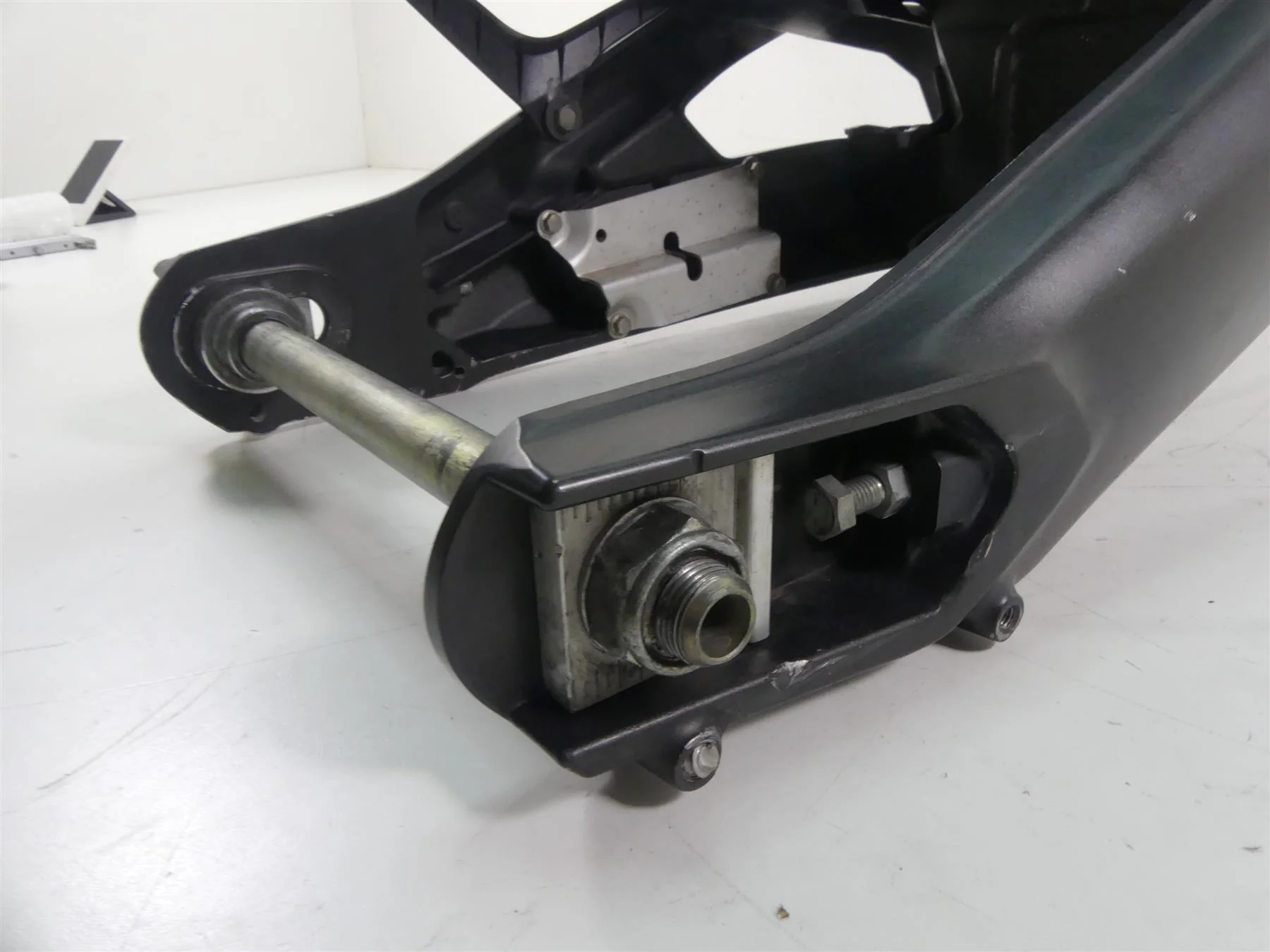 2015 Yamaha MT09 FZ09 Straight Rear Swing Arm Fork Swingarm 1RC-22110-01-00 - Image 10