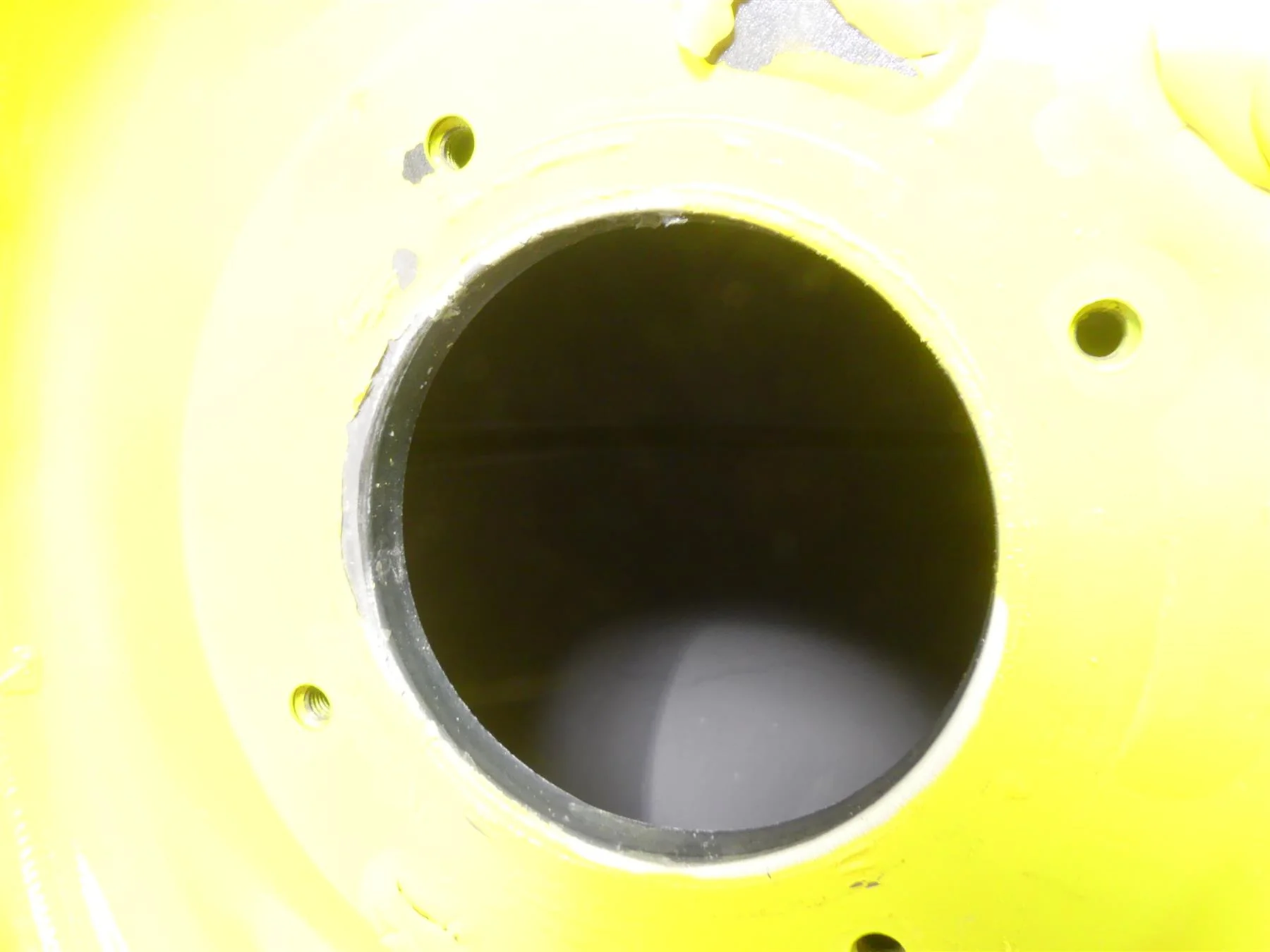 2015 Yamaha MT09 FZ09 Yellow Fuel Gas Petrol Tank -No Dents 1RC-24110-00-00 - Image 11