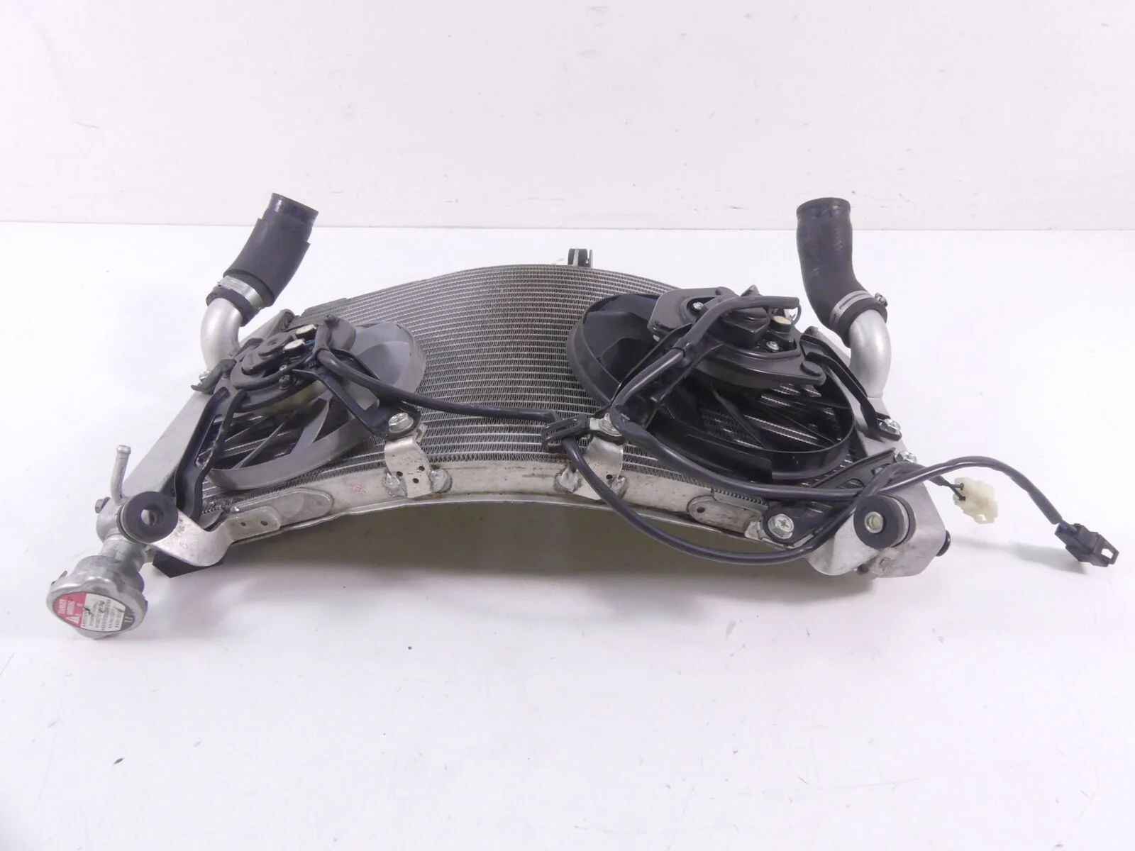 2015 Yamaha YZF-R1M Radiator Cooler Fan & Hoses Set - Read 2CR-12461-00-00 - Image 2