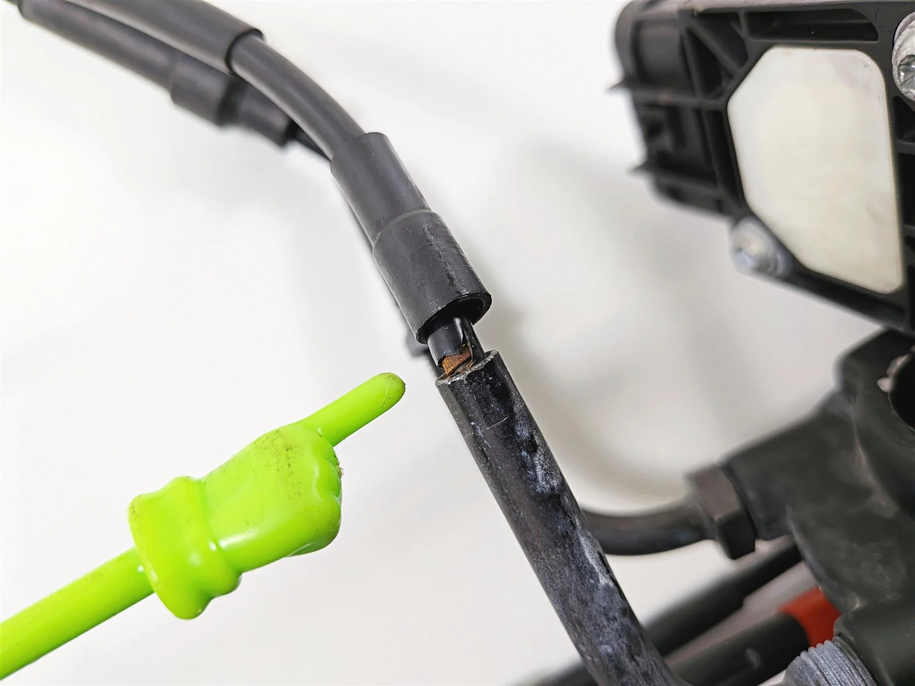 2016 Aprilia RSV 1100 Tuono V4 Factory Accelerator Position Sensor Grip B044414 - Image 11