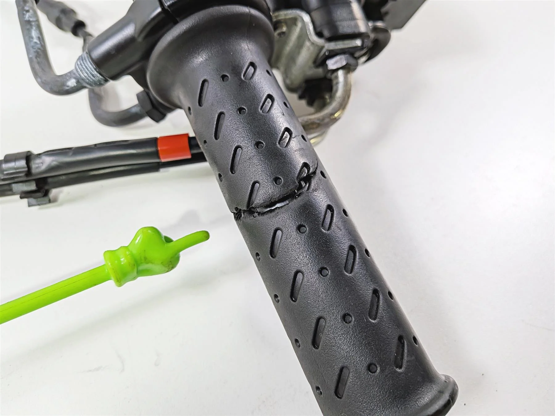 2016 Aprilia RSV 1100 Tuono V4 Factory Accelerator Position Sensor Grip B044414 - Image 13