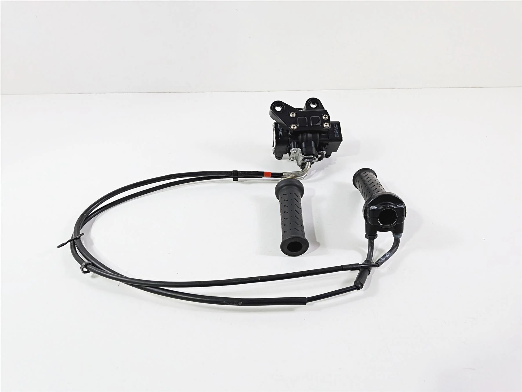 2016 Aprilia RSV 1100 Tuono V4 Factory Accelerator Position Sensor Grip B044414 - Image 3