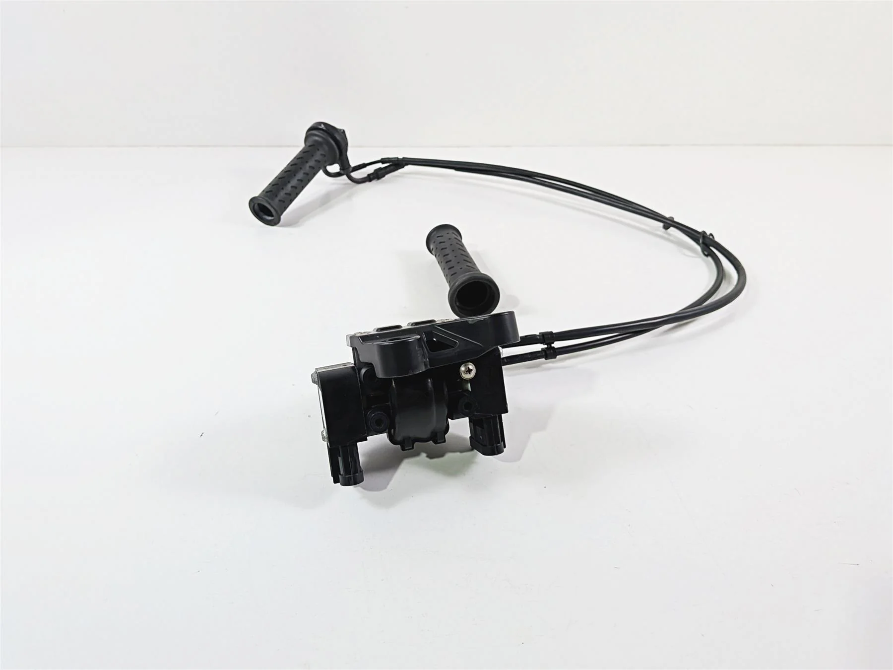 2016 Aprilia RSV 1100 Tuono V4 Factory Accelerator Position Sensor Grip B044414 - Image 5