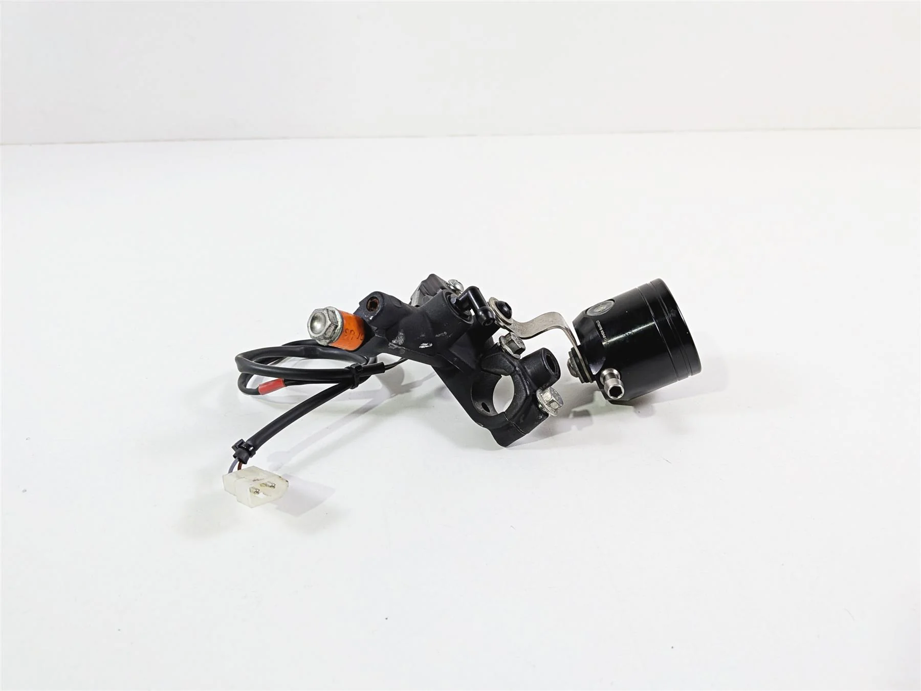 2016 Aprilia RSV 1100 Tuono V4 Factory Brembo Front Brake Master Cylinder B044605 - Image 3