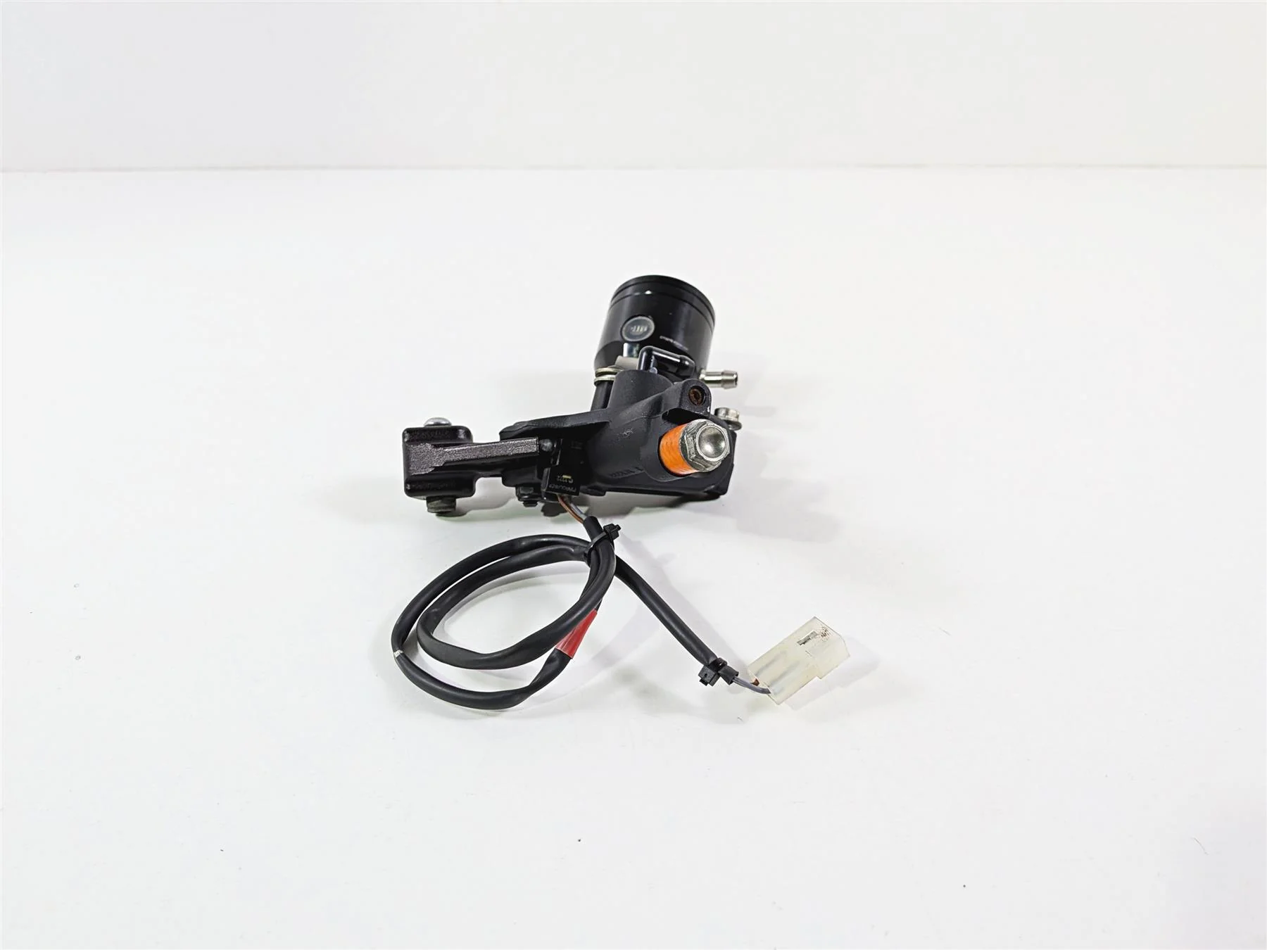 2016 Aprilia RSV 1100 Tuono V4 Factory Brembo Front Brake Master Cylinder B044605 - Image 4