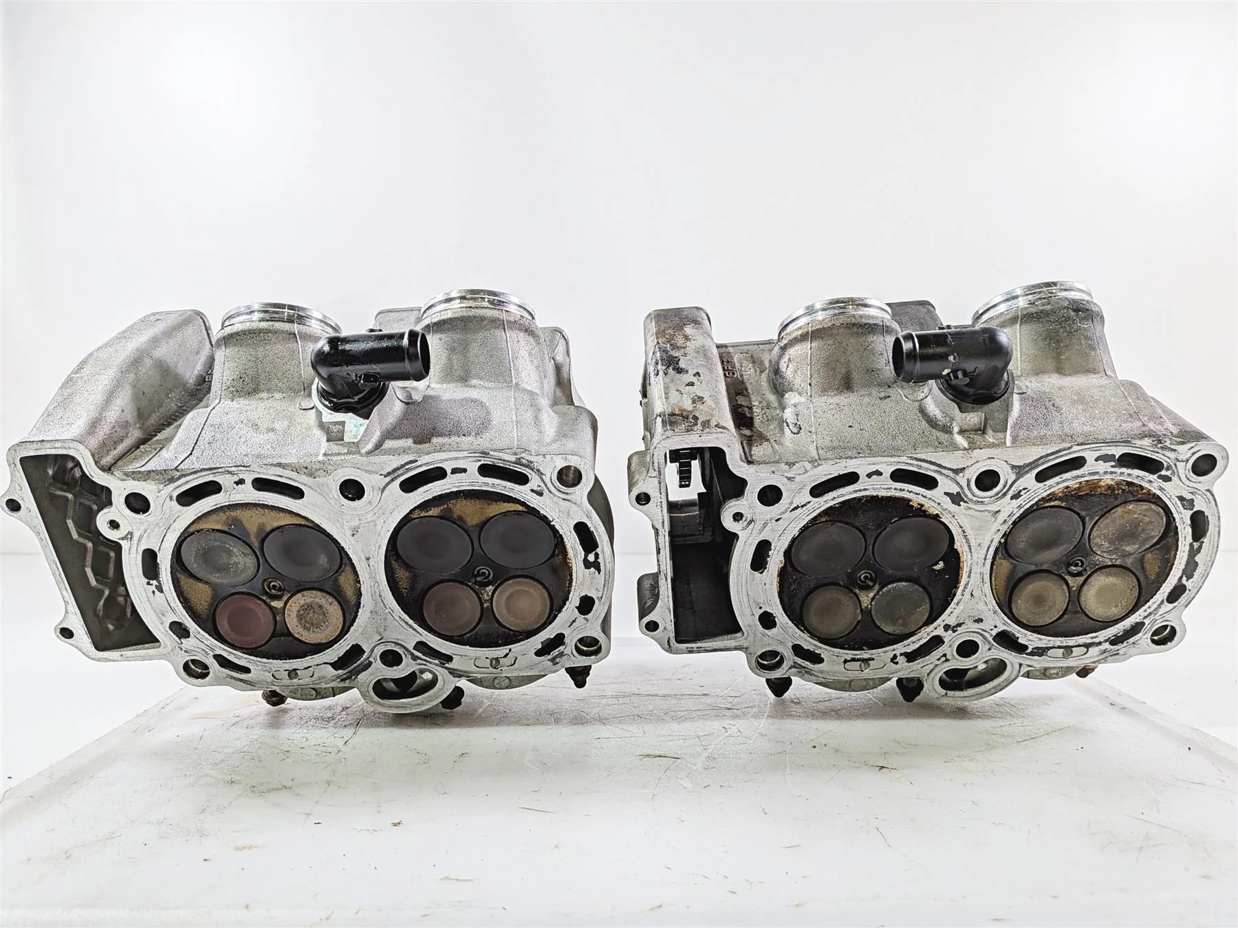 2016 Aprilia RSV 1100 Tuono V4 Factory Cylinder Head & Cam Shaft Set 8986822 - Image 2