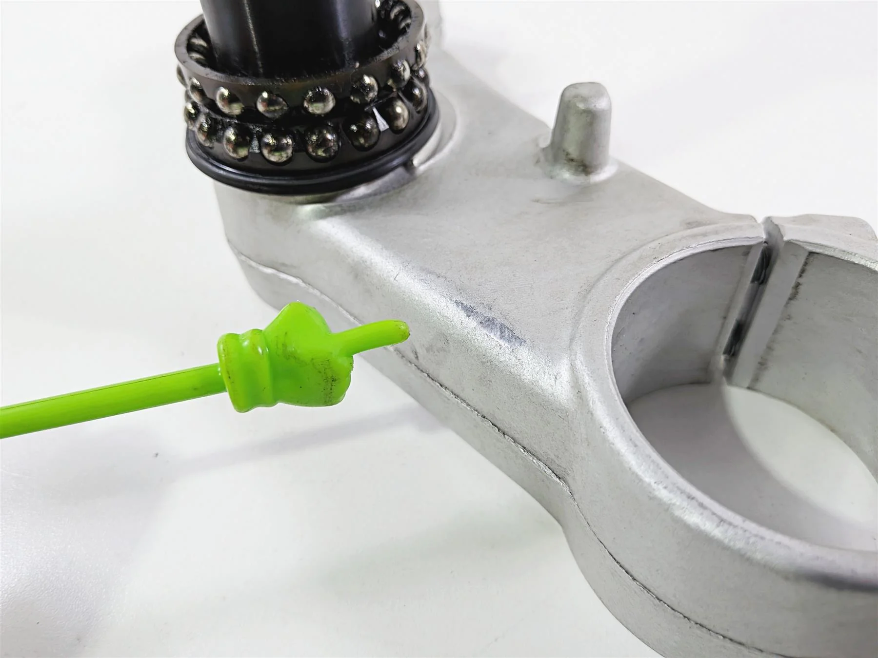 2016 Aprilia RSV 1100 Tuono V4 Factory Lower Triple Tree Steering Clamp 2B001680 - Image 8