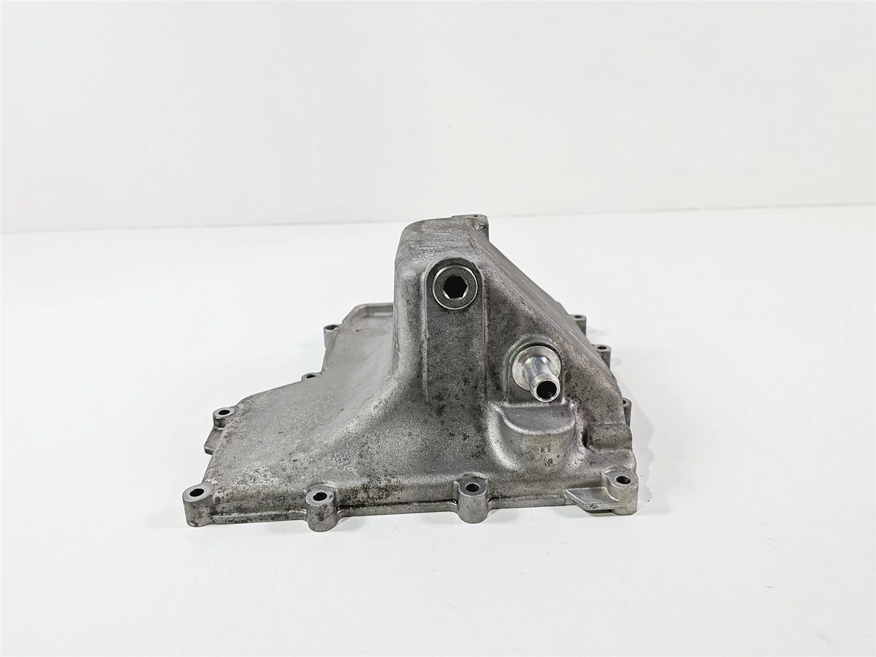 2016 Aprilia RSV 1100 Tuono V4 Factory Oil Pan Lower Engine Cover 8997555 - Image 6
