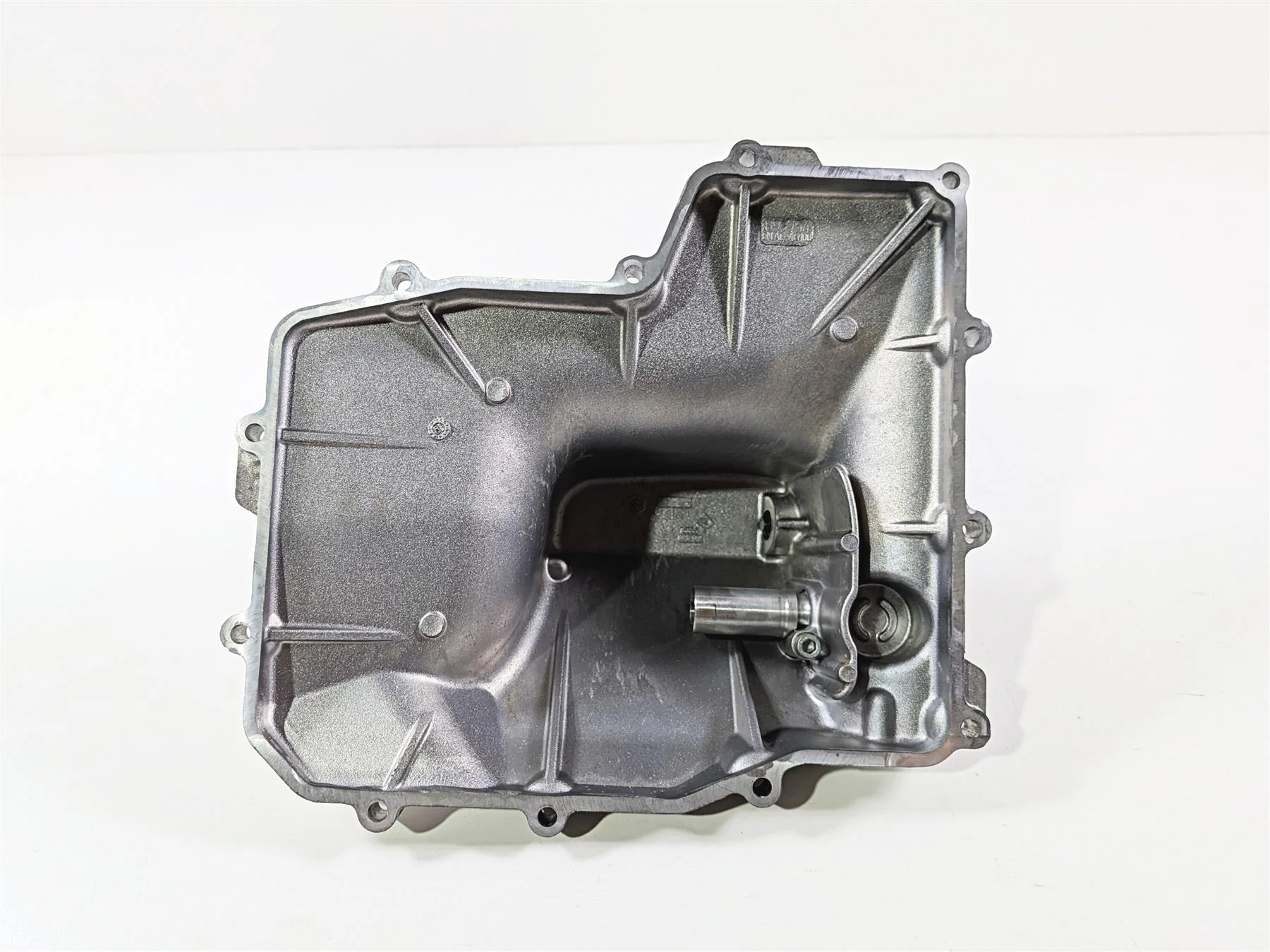 2016 Aprilia RSV 1100 Tuono V4 Factory Oil Pan Lower Engine Cover 8997555 - Image 7