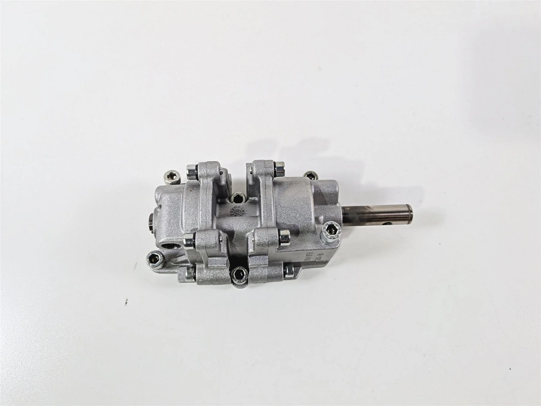2016 Aprilia RSV 1100 Tuono V4 Factory Oil Pump 2A000539 - Image 2
