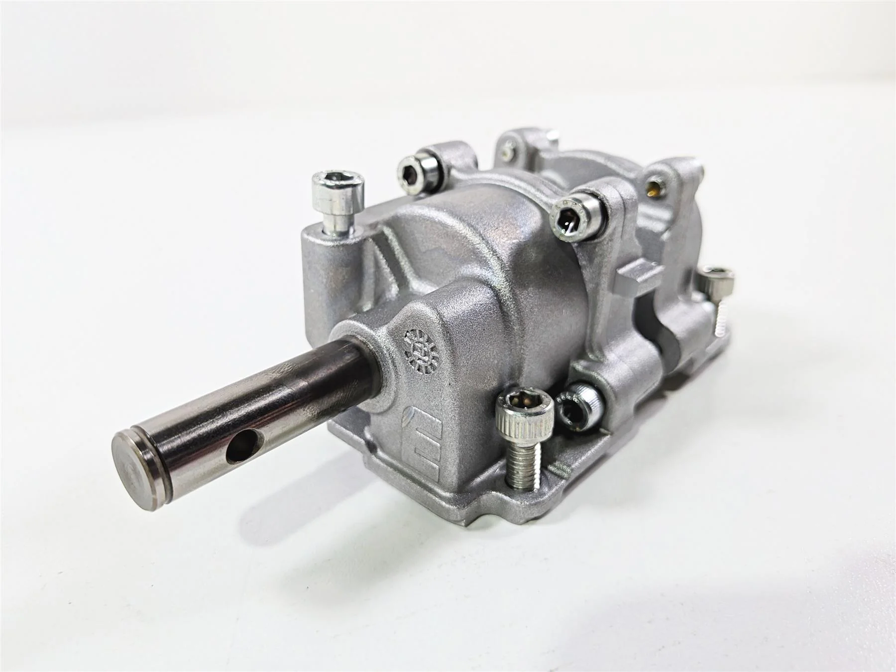 2016 Aprilia RSV 1100 Tuono V4 Factory Oil Pump 2A000539 - Image 9