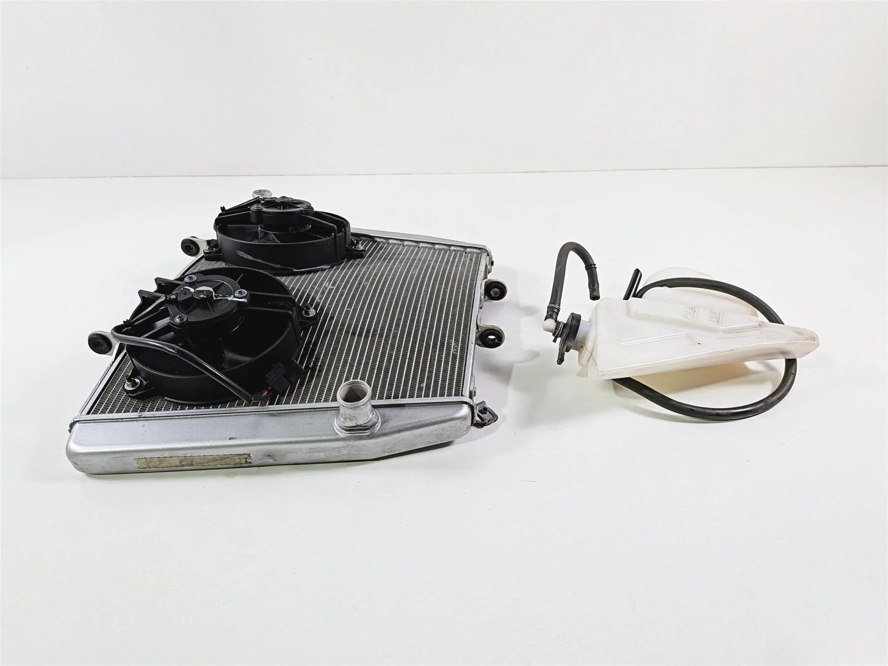 2016 Aprilia RSV 1100 Tuono V4 Factory Radiator Fan Reservoir Set 2B003834 - Image 3
