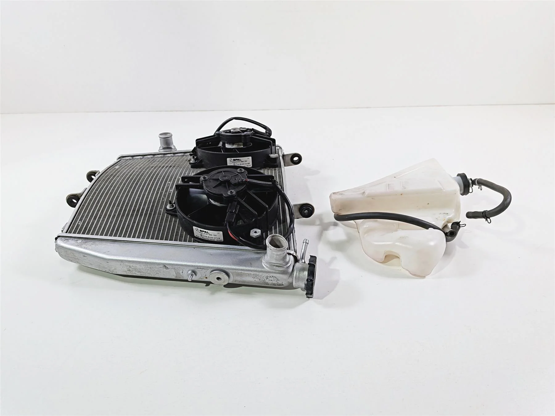 2016 Aprilia RSV 1100 Tuono V4 Factory Radiator Fan Reservoir Set 2B003834 - Image 5