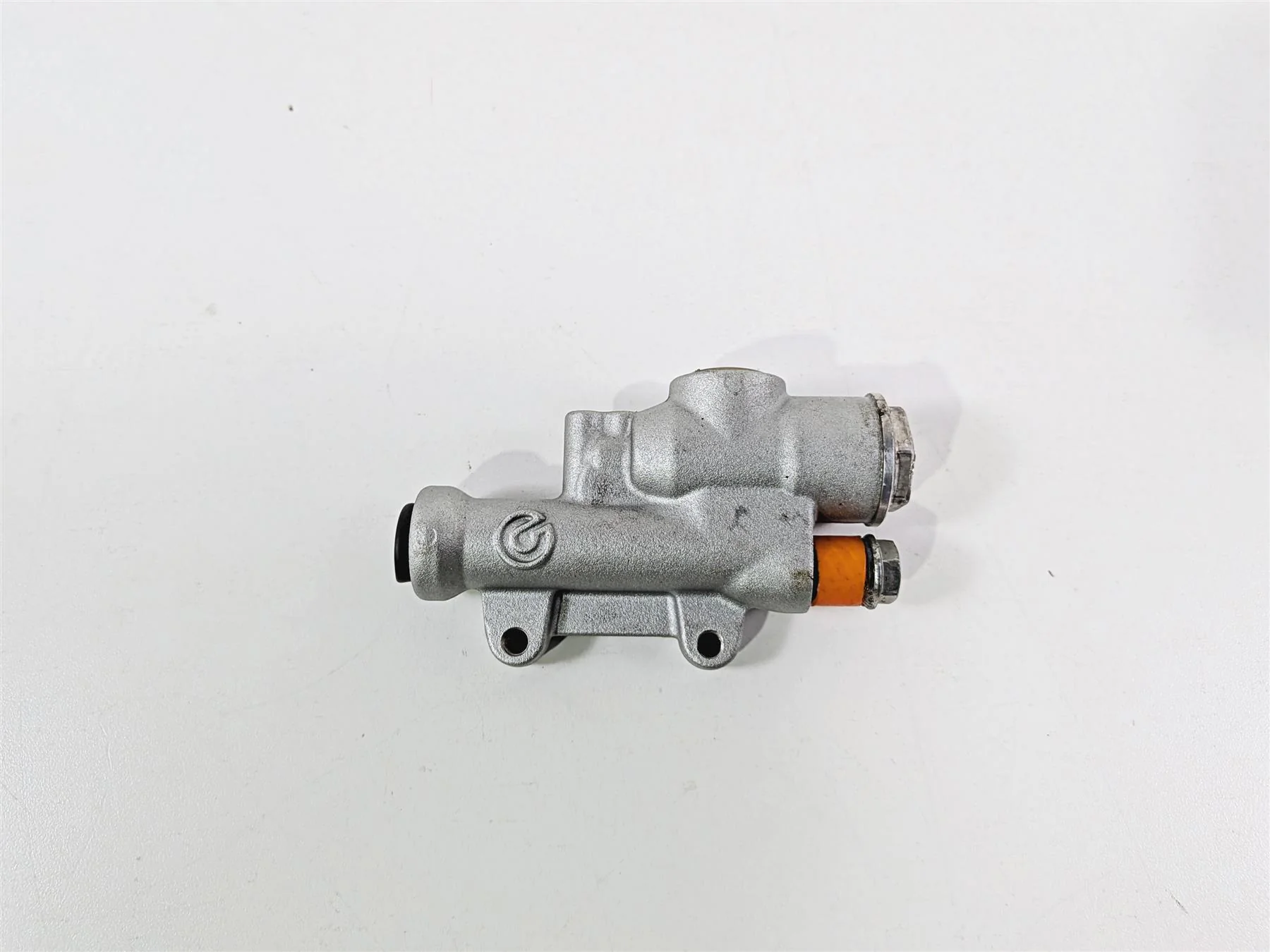 2016 Aprilia RSV 1100 Tuono V4 Factory Rear Brembo Brake Master Cylinder B044586 - Image 8