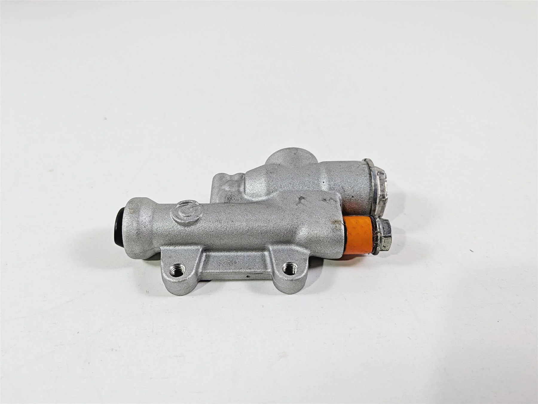 2016 Aprilia RSV 1100 Tuono V4 Factory Rear Brembo Brake Master Cylinder B044586 - Image 9