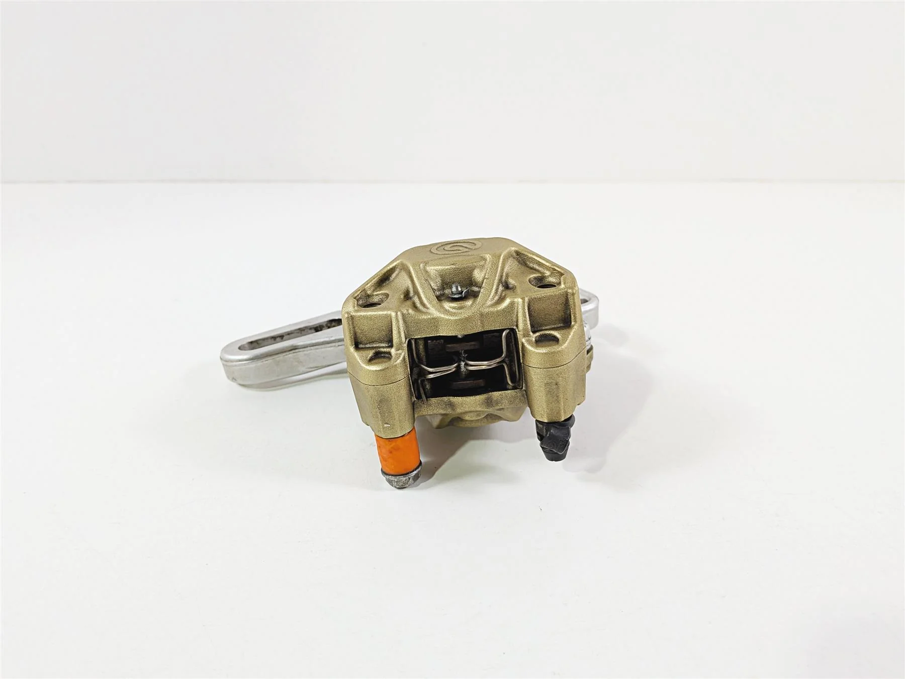 2016 Aprilia RSV 1100 Tuono V4 Factory Rear Gold Brembo Brake Caliper B045137 - Image 4