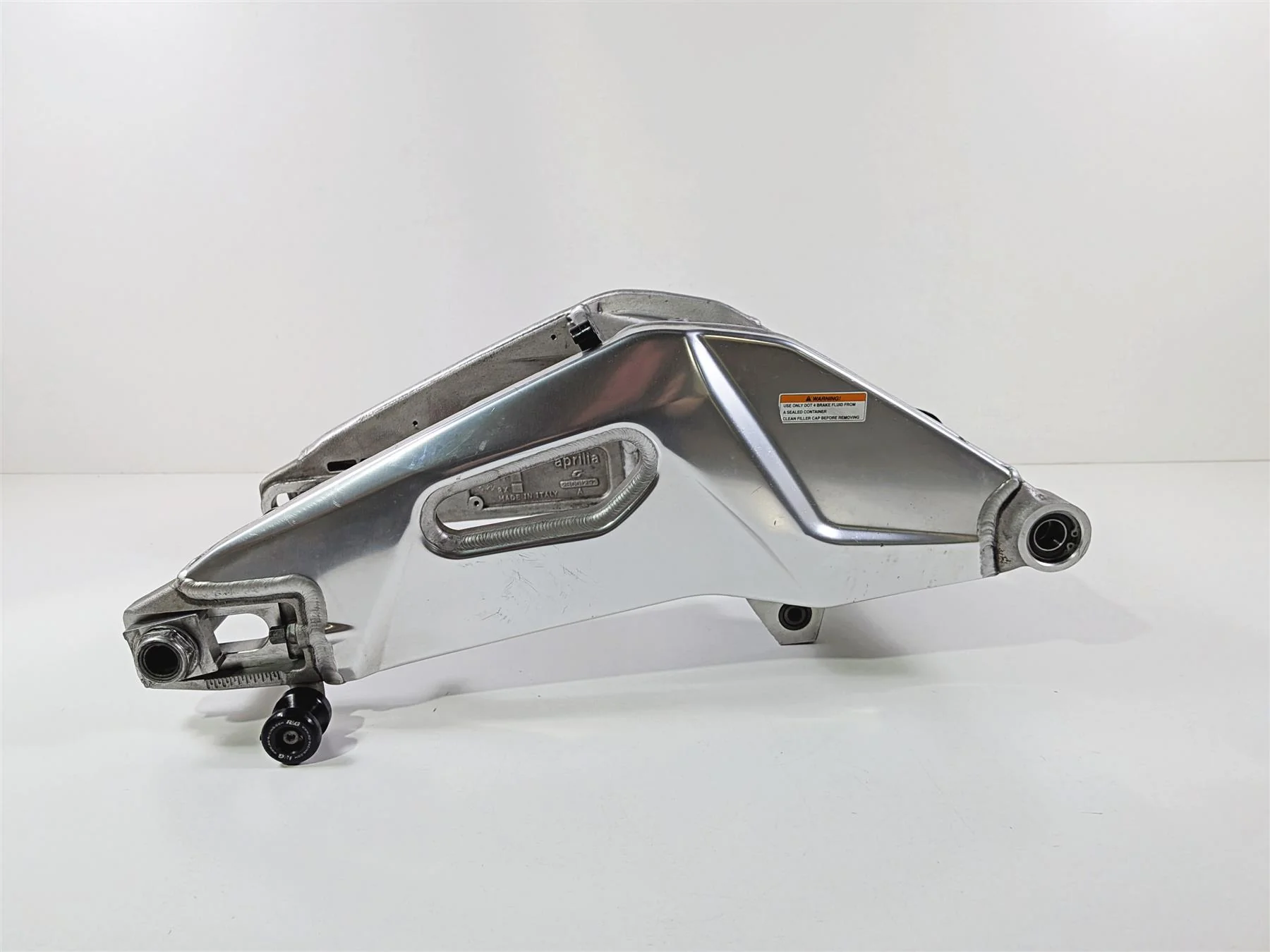 2016 Aprilia RSV 1100 Tuono V4 Factory Rear Swingarm Swing Arm & Axle 2B001289 - Image 2