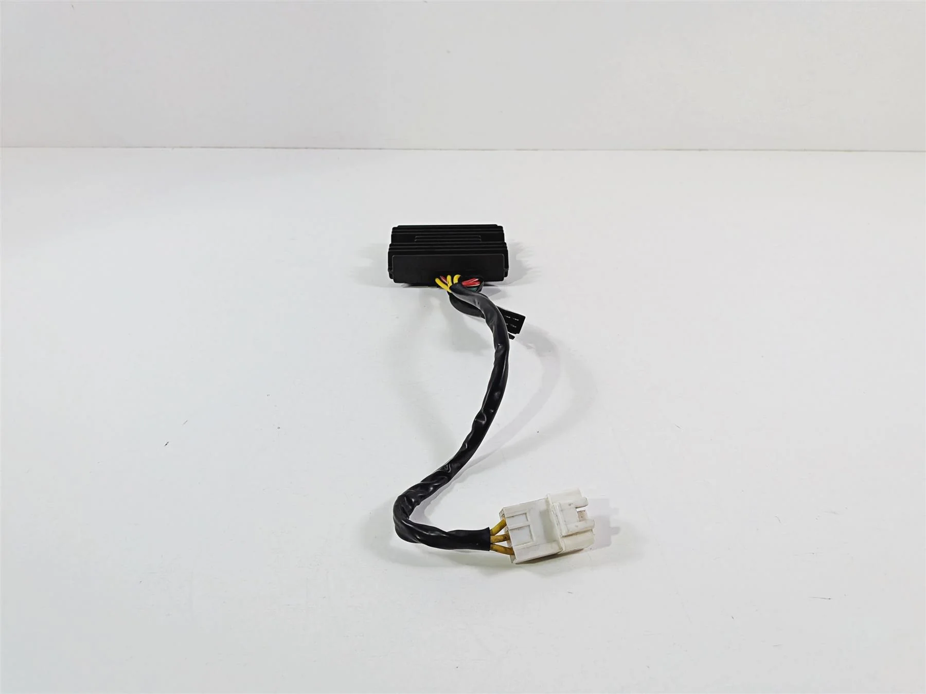2016 Aprilia RSV 1100 Tuono V4 Factory Rectifier Voltage Regulator B043488 SH579JB - Image 3