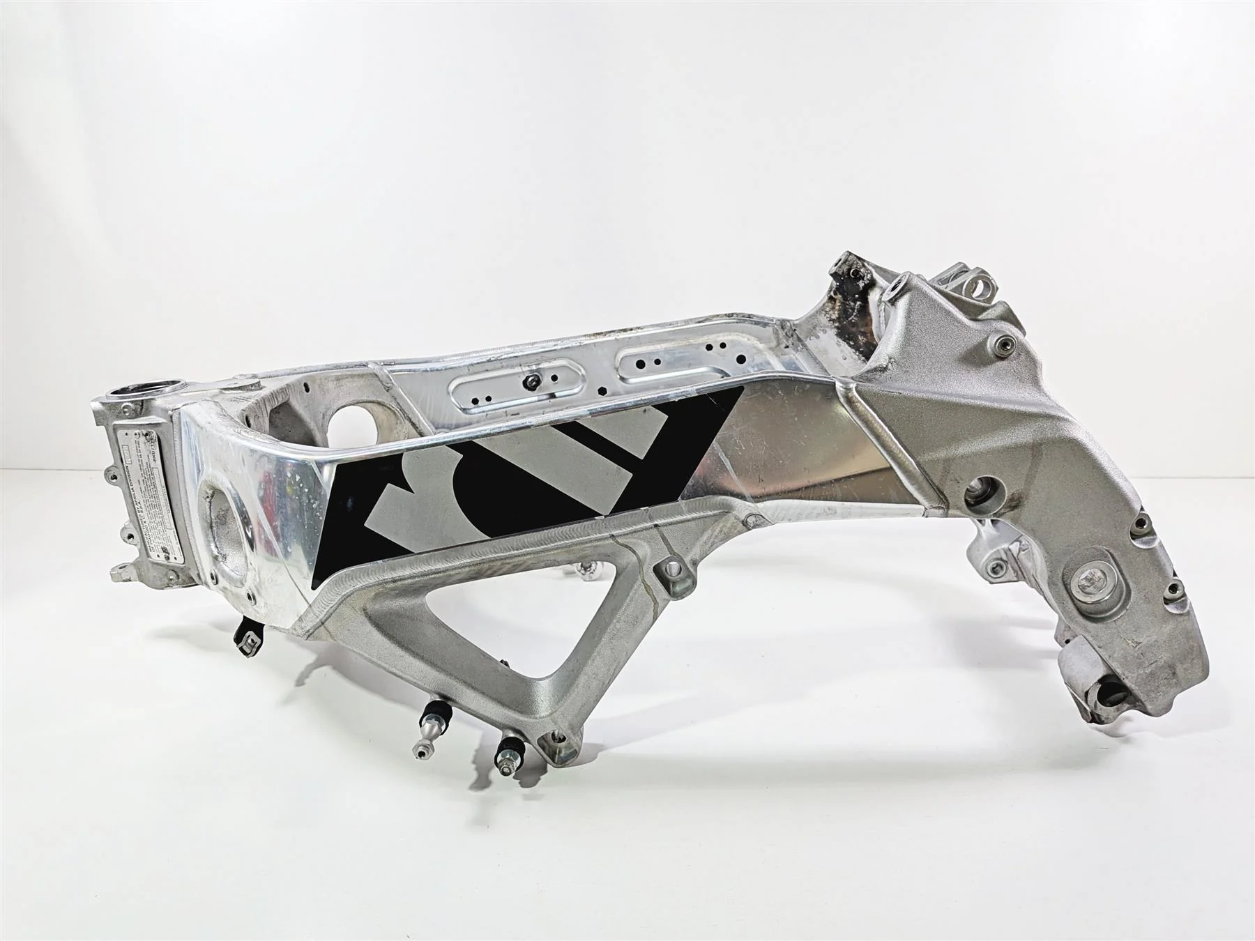 2016 Aprilia RSV 1100 Tuono V4 Factory Straight Main Frame Chassis Texas Salvage Title 858766 - Image 3