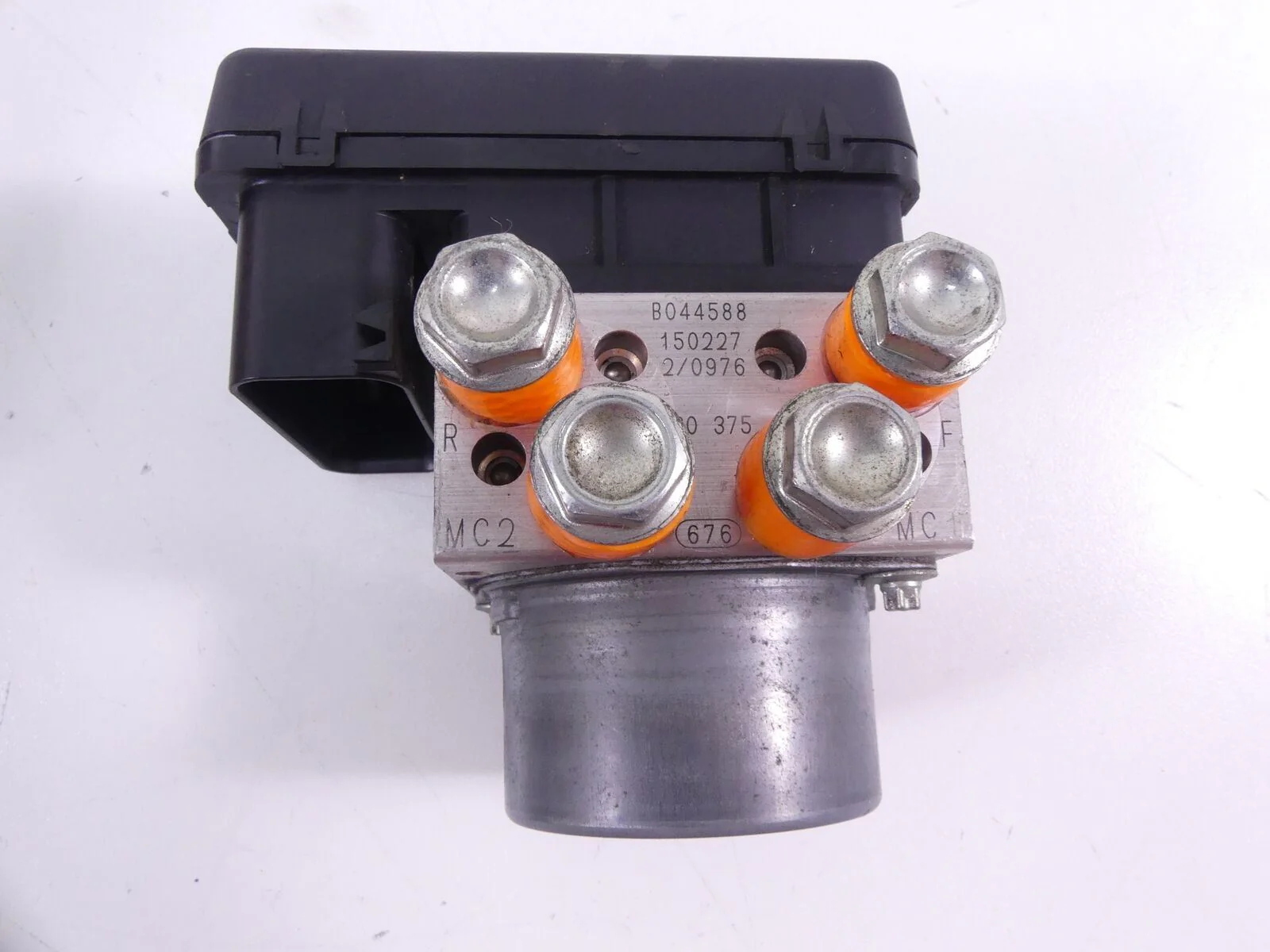 2016 Aprilia RSV 1100 Tuono V4 RR Abs Brake Pump Module B044588 - Image 6