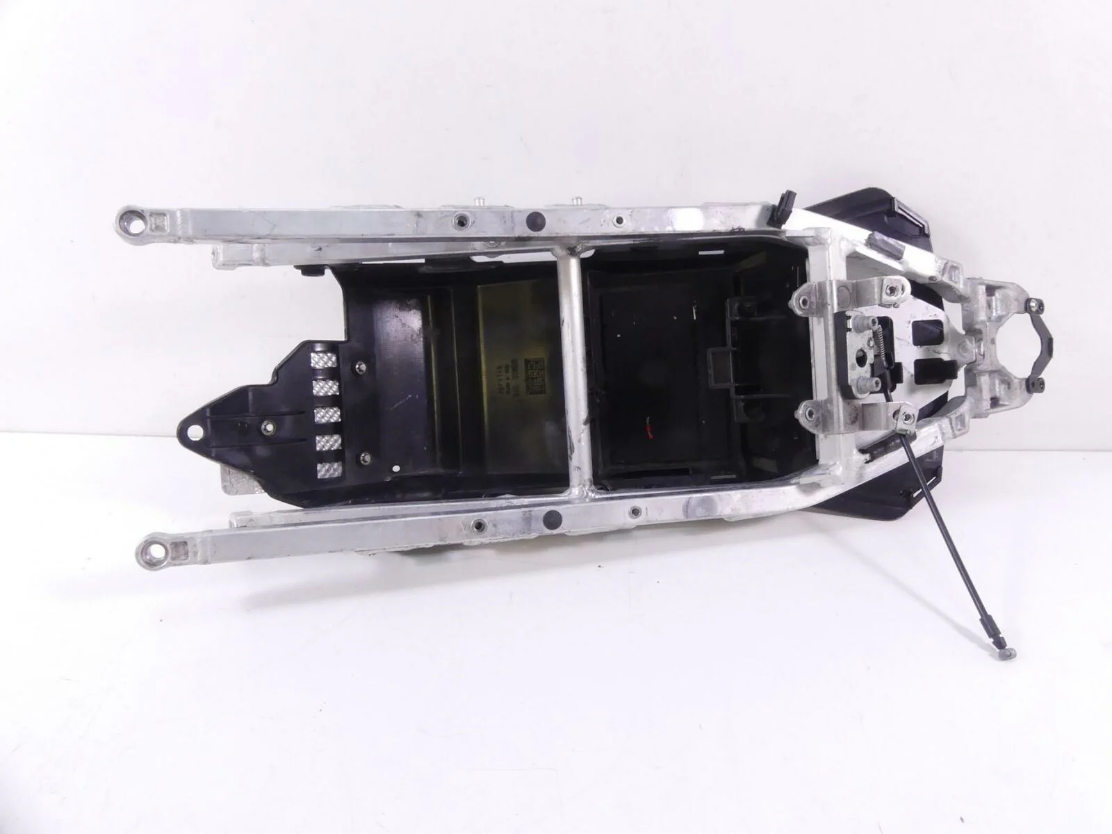 2016 Aprilia RSV 1100 Tuono V4 RR Straight Sub Frame Subframe 858849 - Image 5