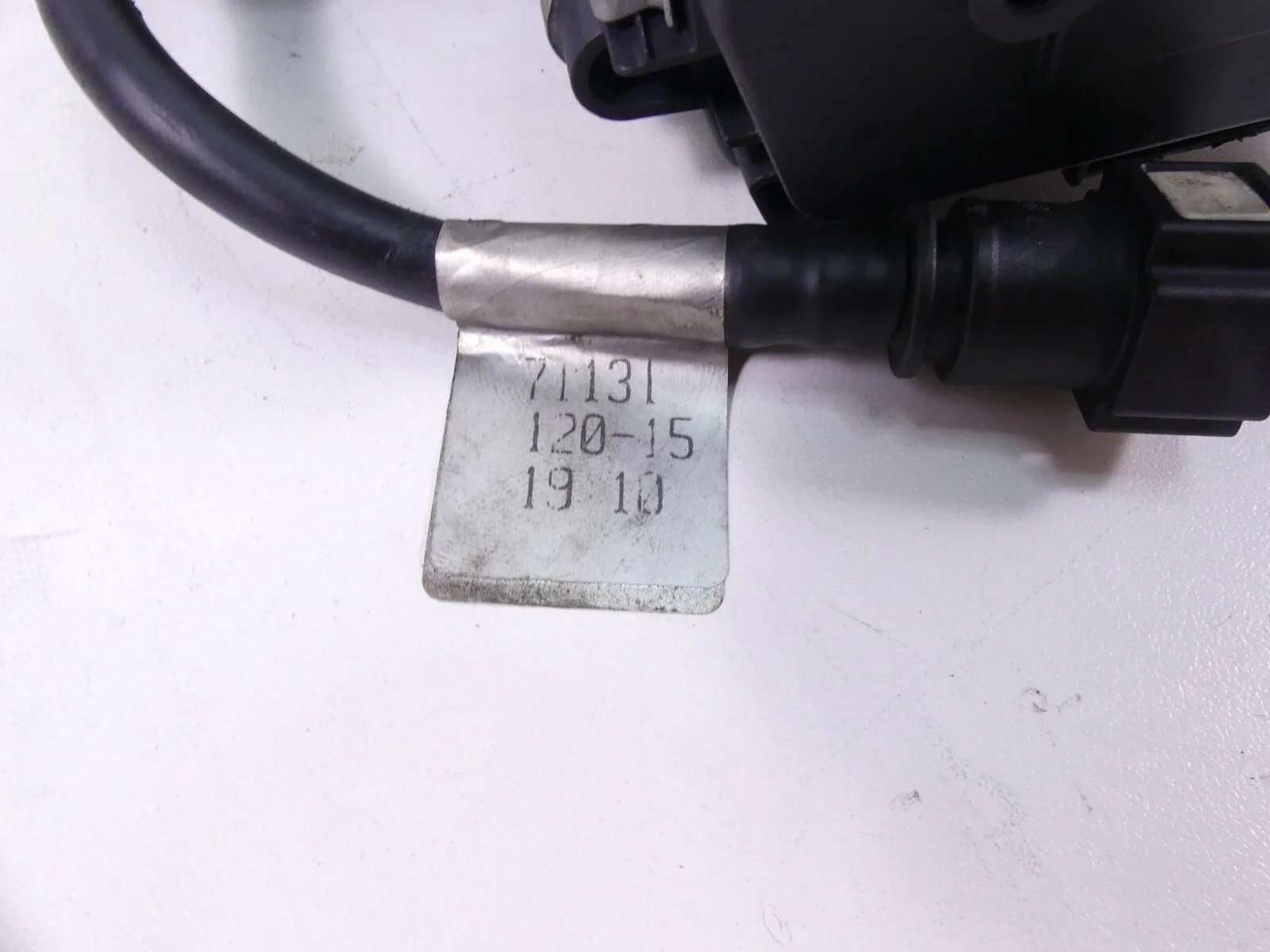 2016 Aprilia RSV 1100 Tuono V4 RR Throttle Body Fuel Injector Set 857303 857304 - Image 10