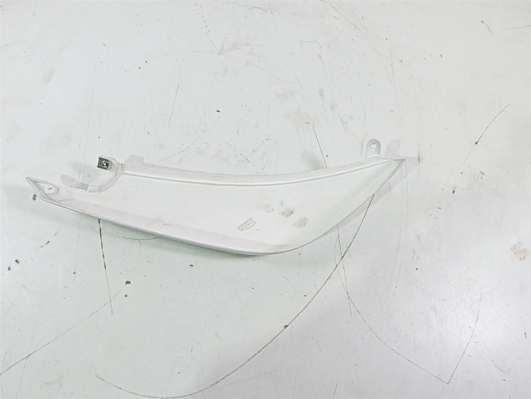 2016 BMW F800R K73 Left Rear Fender White Fairing Side Cover 46627678607 - Image 10