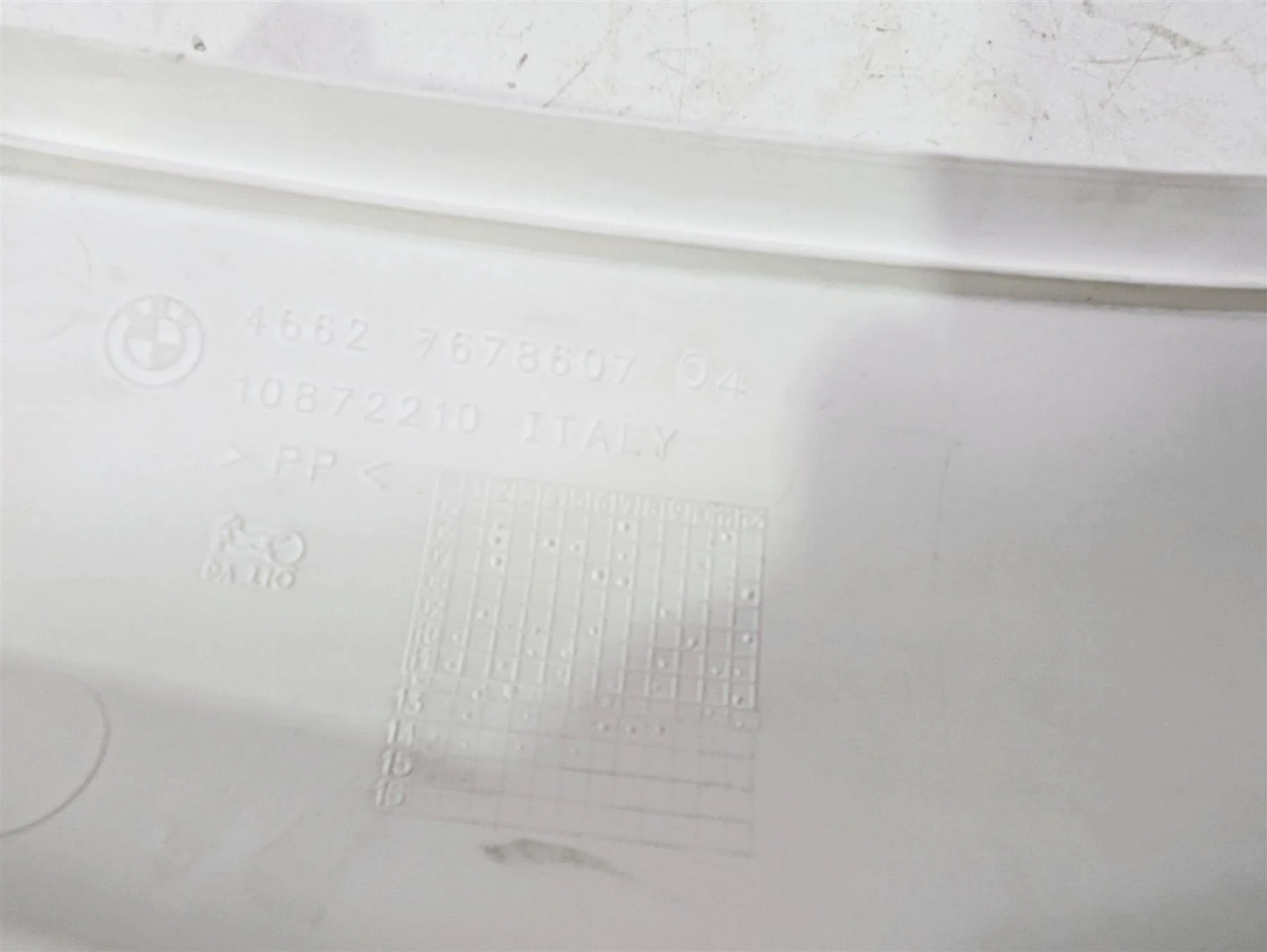 2016 BMW F800R K73 Left Rear Fender White Fairing Side Cover 46627678607 - Image 11