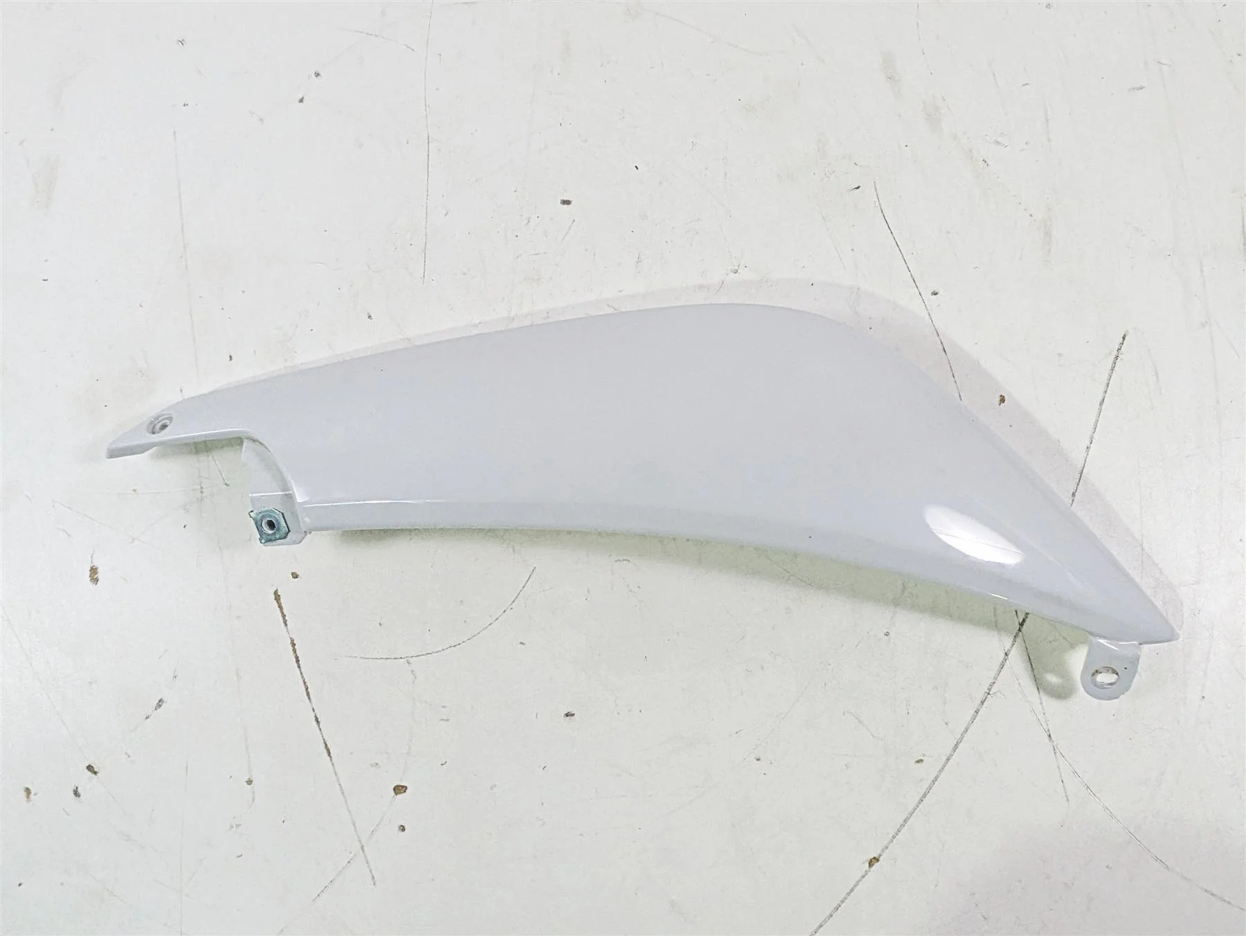 2016 BMW F800R K73 Left Rear Fender White Fairing Side Cover 46627678607 - Image 5