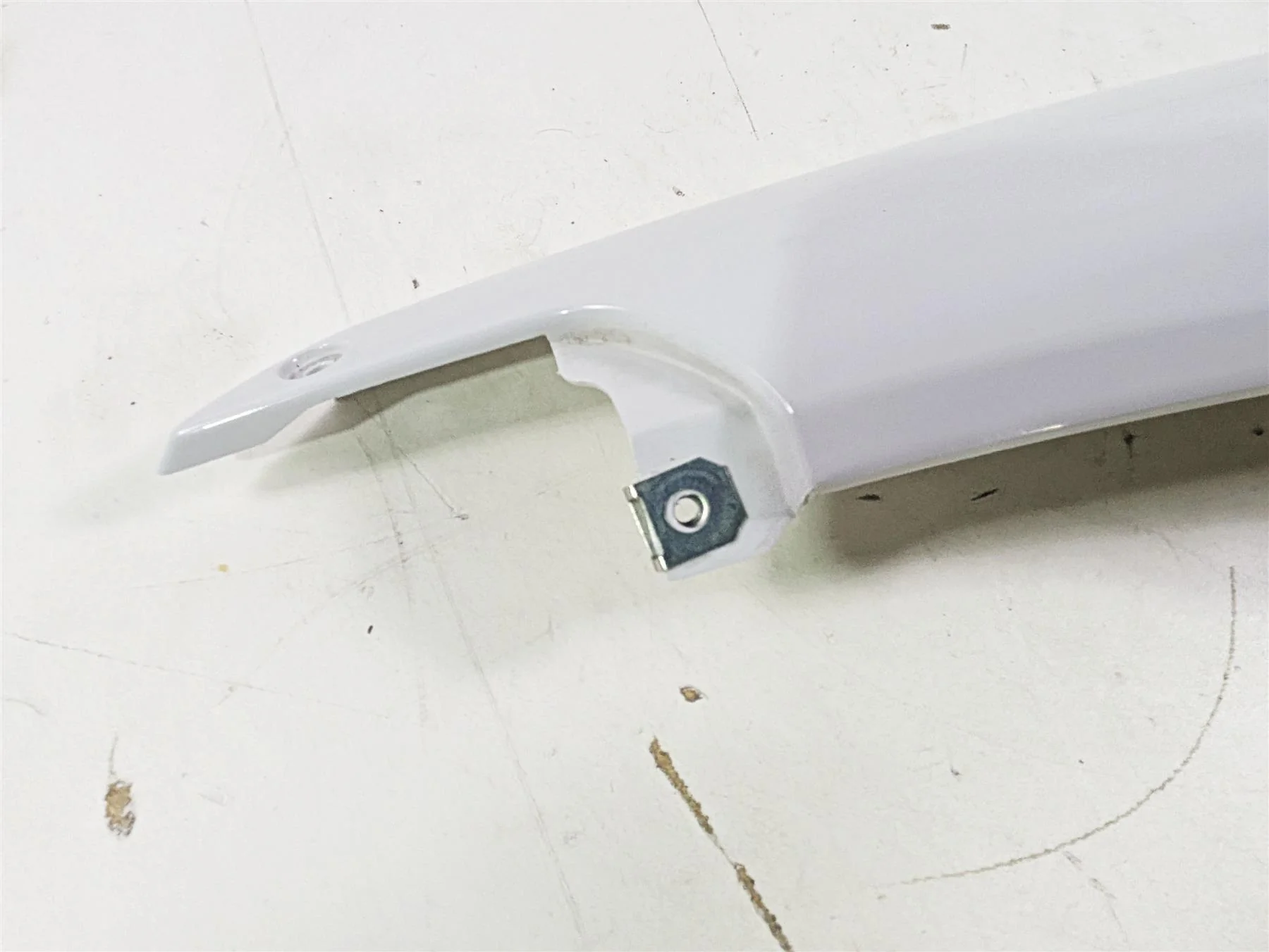 2016 BMW F800R K73 Left Rear Fender White Fairing Side Cover 46627678607 - Image 7