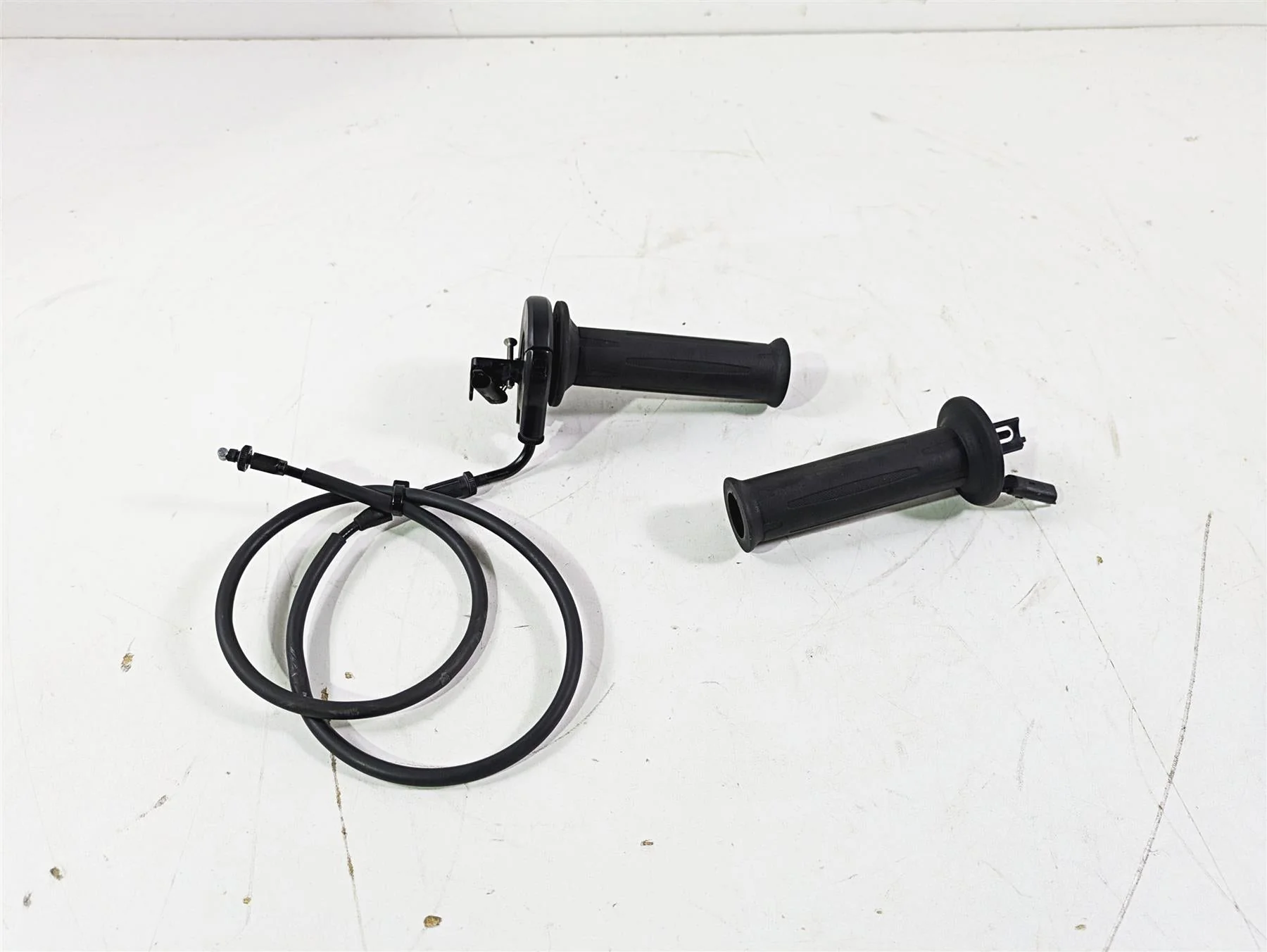 2016 BMW F800R K73 Left Right Hand Heated Grip Set 61317708227 61317708228
