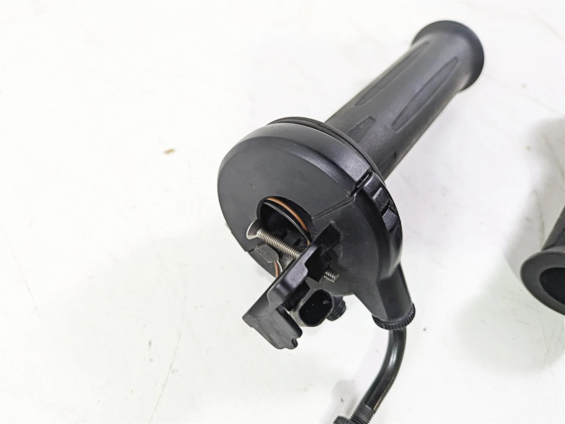 2016 BMW F800R K73 Left Right Hand Heated Grip Set 61317708227 61317708228 - Image 6